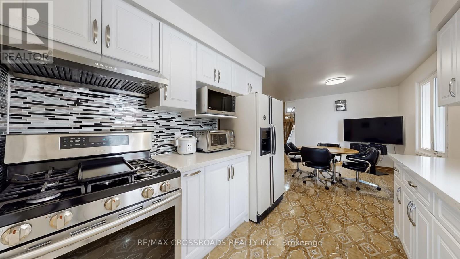 Single Family House for Sale in A WANSTEAD AVENUE Toronto (Oakridge) 