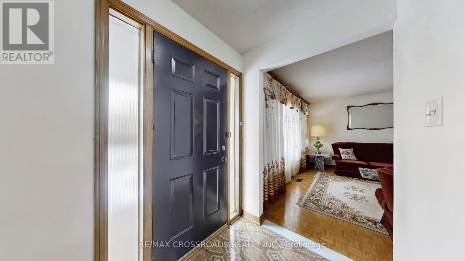 Single Family House for Sale in A WANSTEAD AVENUE Toronto (Oakridge) 