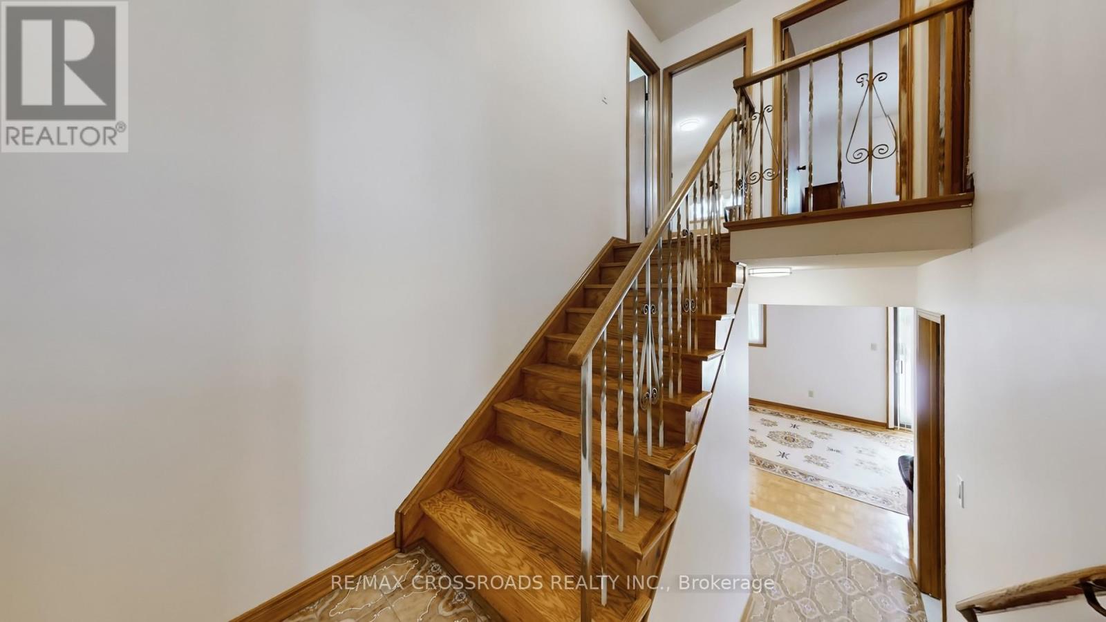 Single Family House for Sale in A WANSTEAD AVENUE Toronto (Oakridge) 