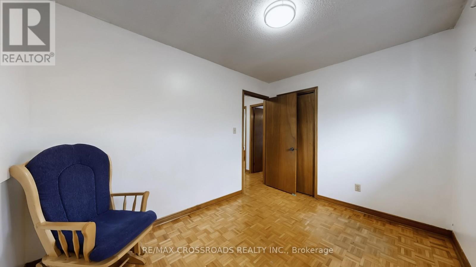 Single Family House for Sale in A WANSTEAD AVENUE Toronto (Oakridge) 