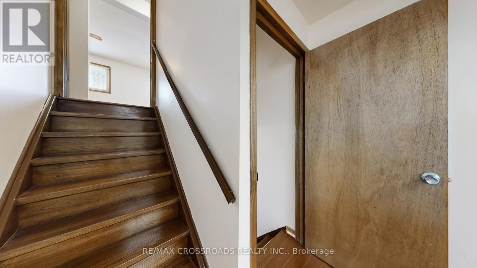 Single Family House for Sale in A WANSTEAD AVENUE Toronto (Oakridge) 