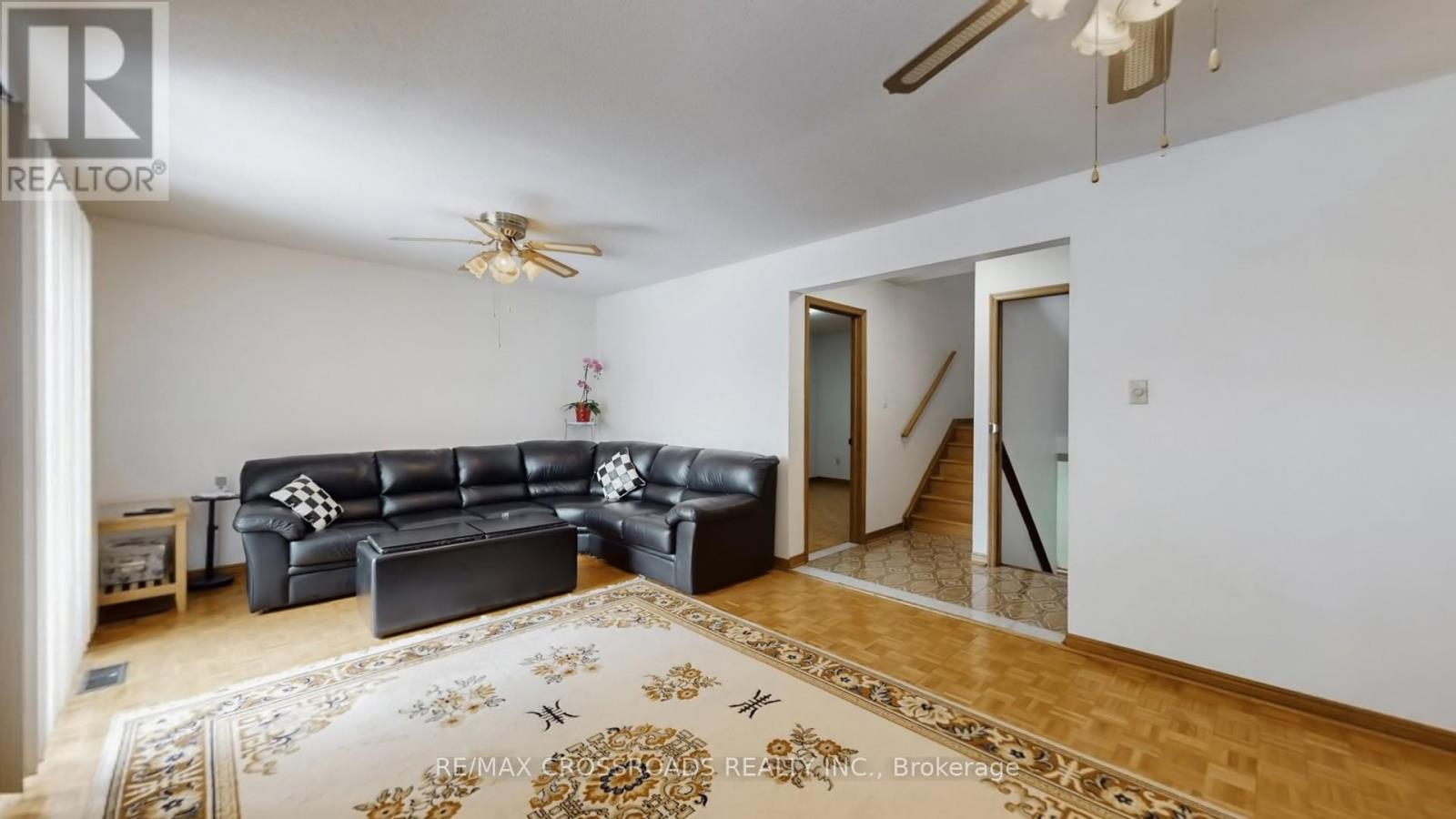 Single Family House for Sale in A WANSTEAD AVENUE Toronto (Oakridge) 