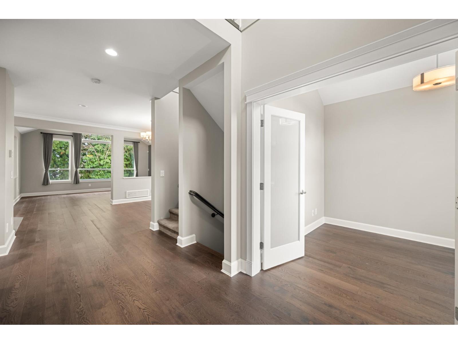 1096 165 STREET - Photo 5 of 40, Surrey, British Columbia