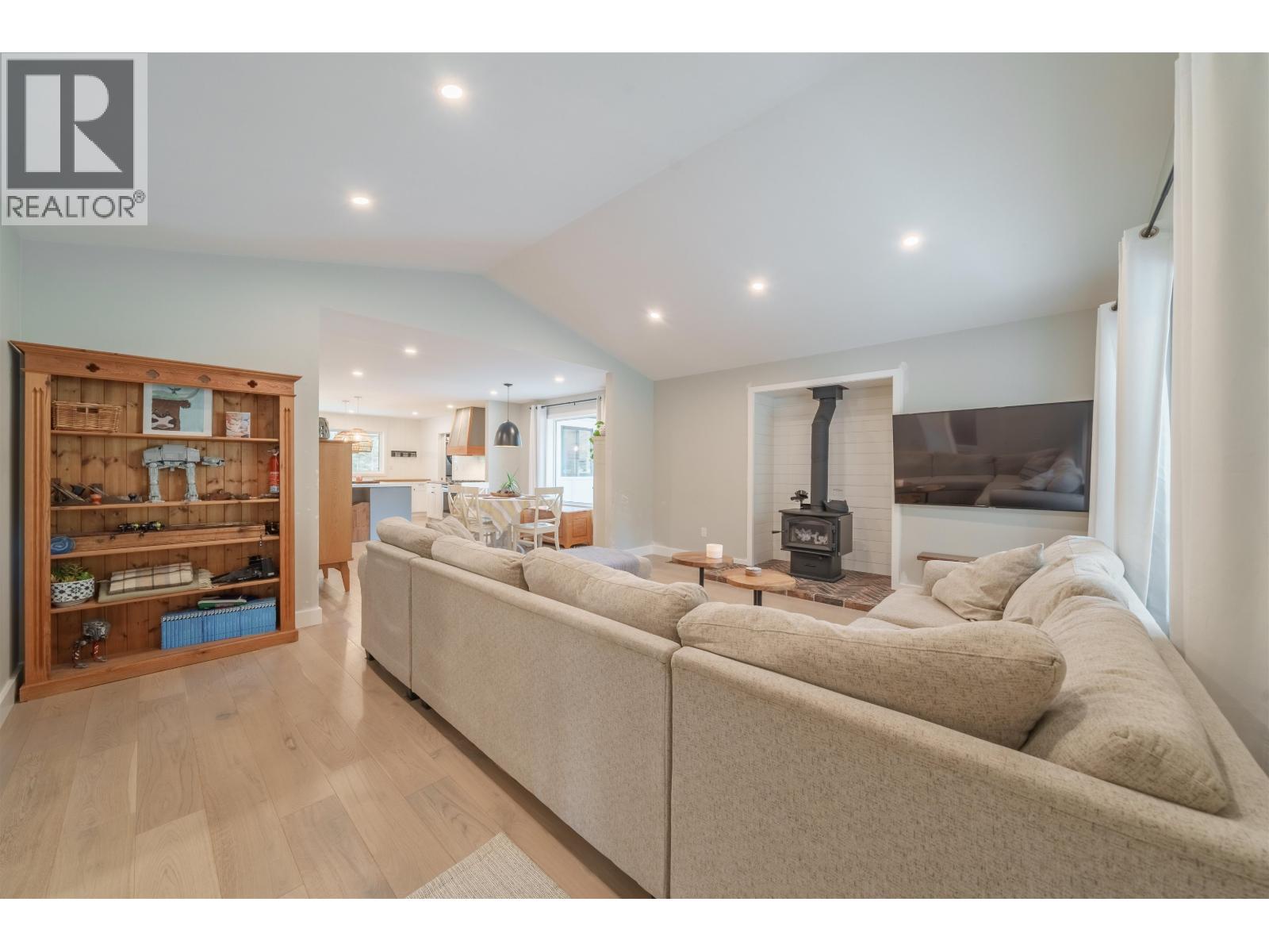 4878 GLOINNZUN DRIVE - 8