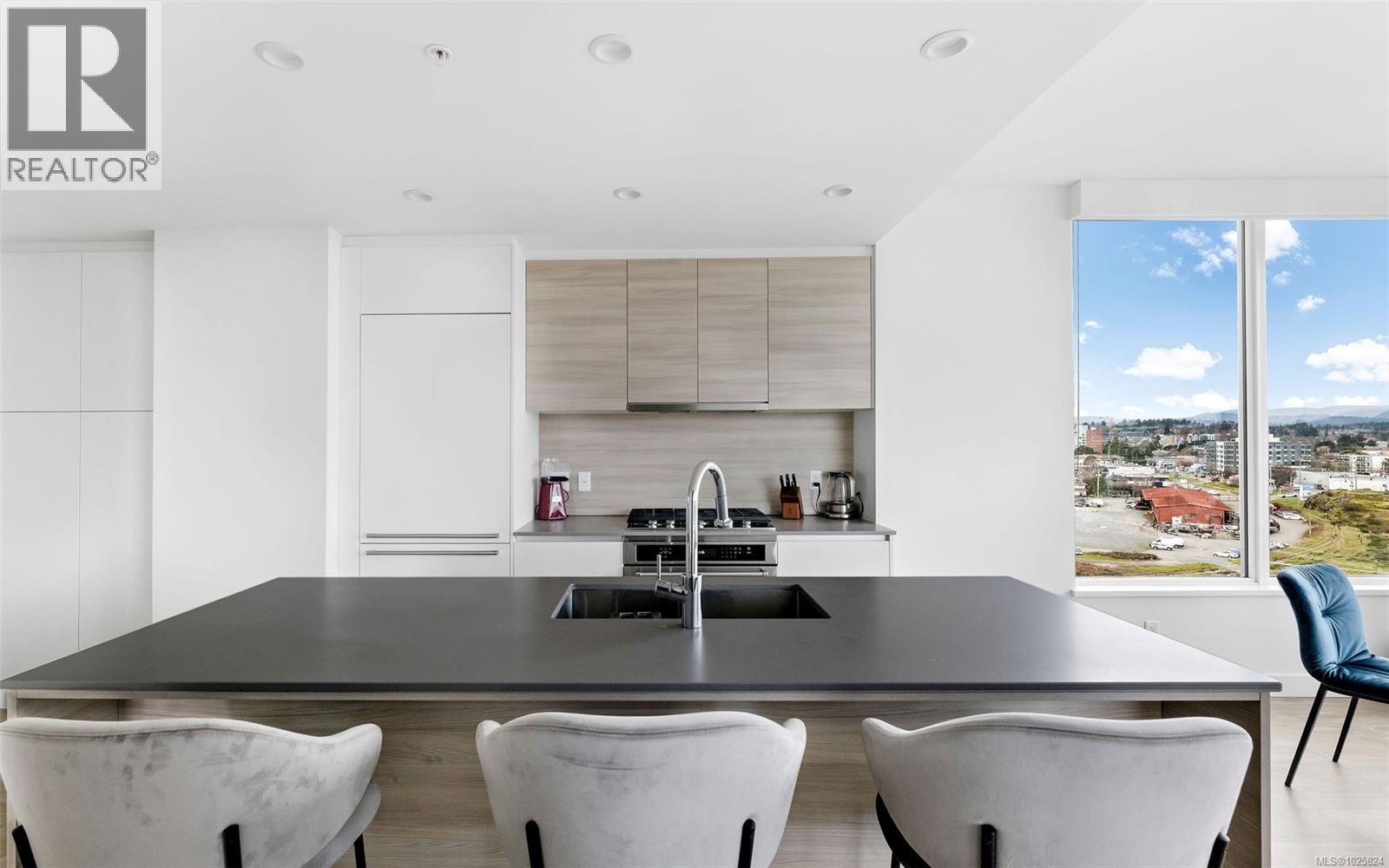 705 60 Saghalie Road, Victoria