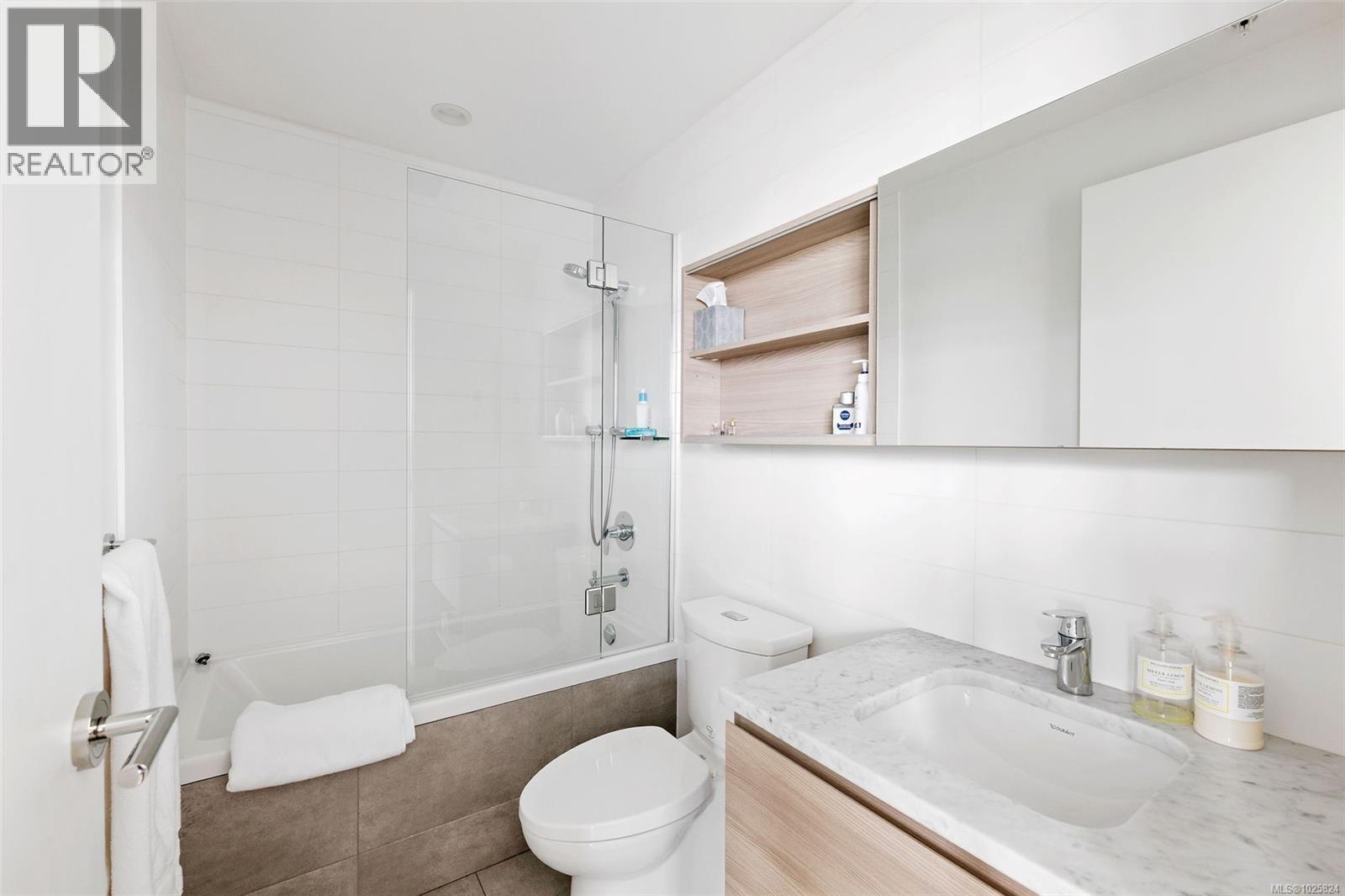 705 60 Saghalie Road, Victoria