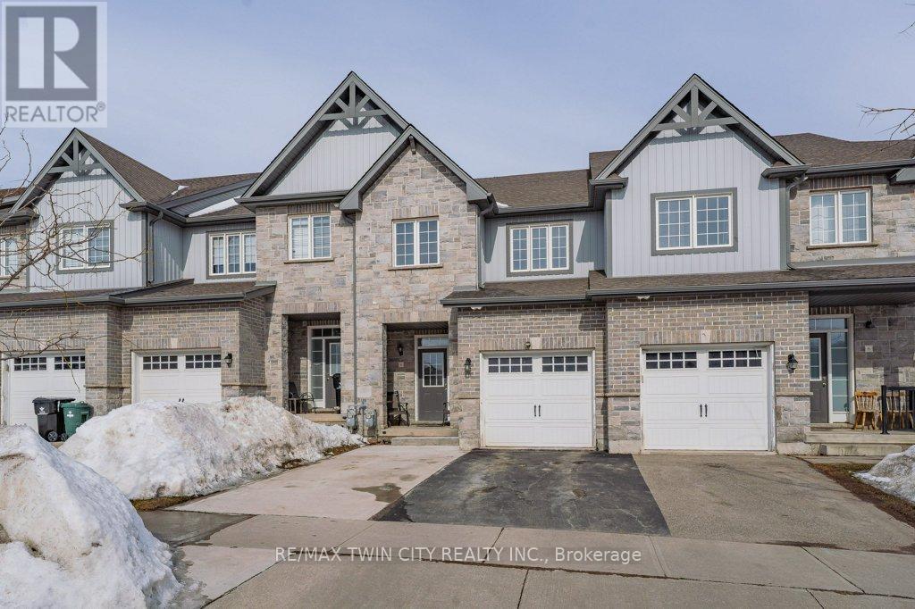 8 RENFREW STREET - Photo 2 of 46, Kitchener, Ontario