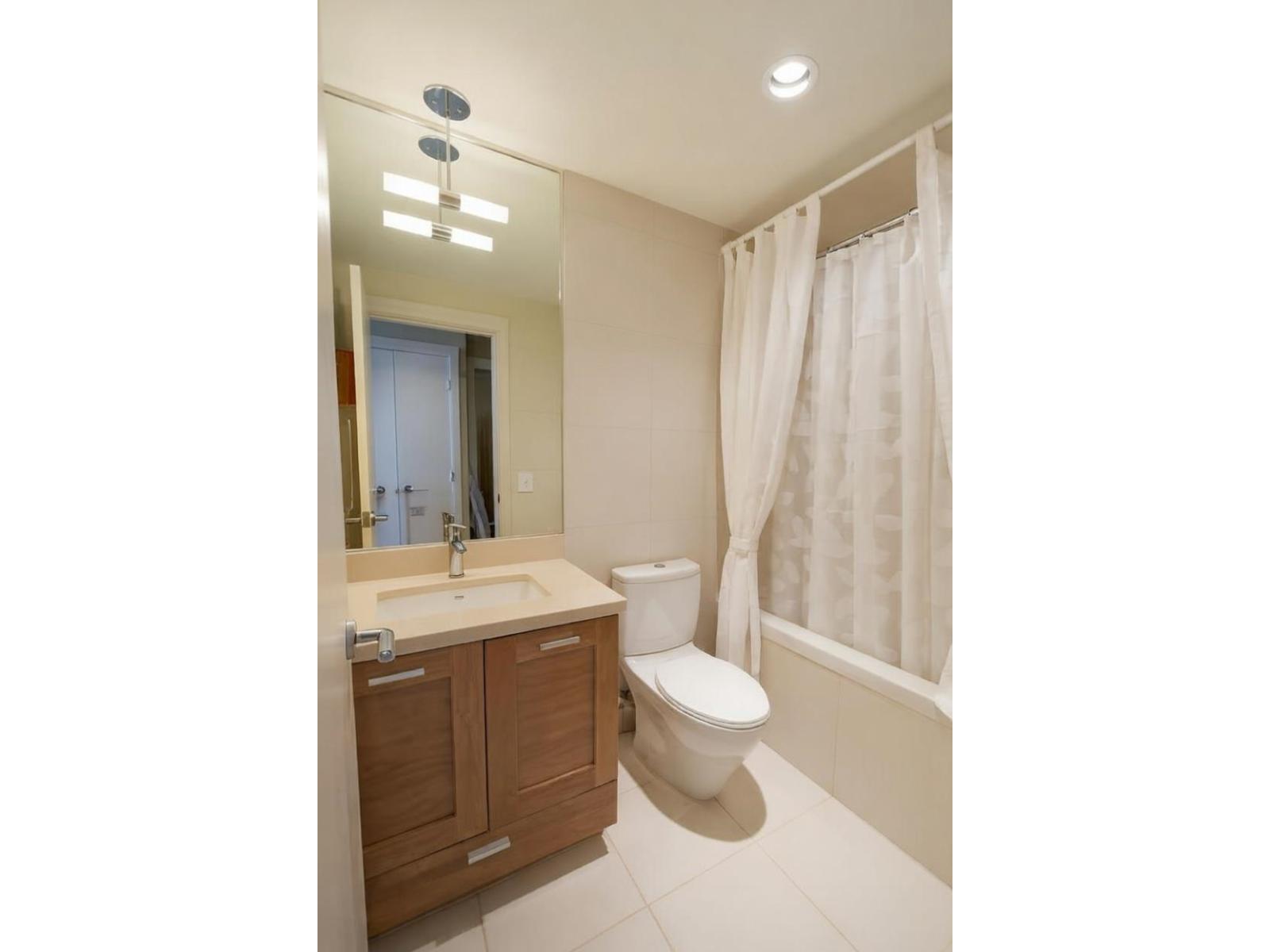 1705 15152 RUSSELL AVENUE, White Rock