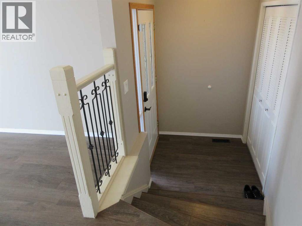 30 Cooper Road SE - Photo 2 of 48, Medicine Hat, Alberta