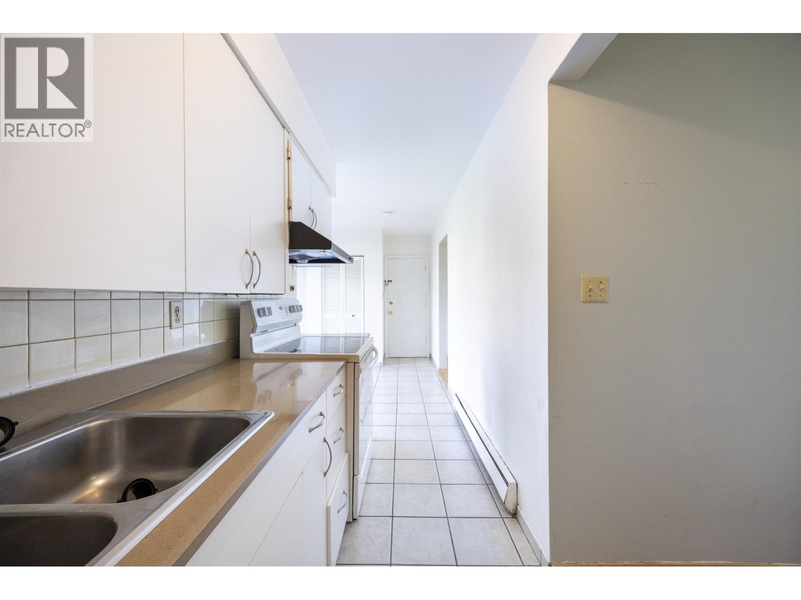 11493 SEABROOK Crescent, Richmond