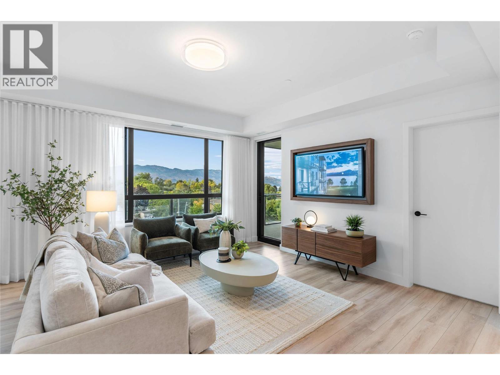 #515-3051 Abbott Street, Kelowna