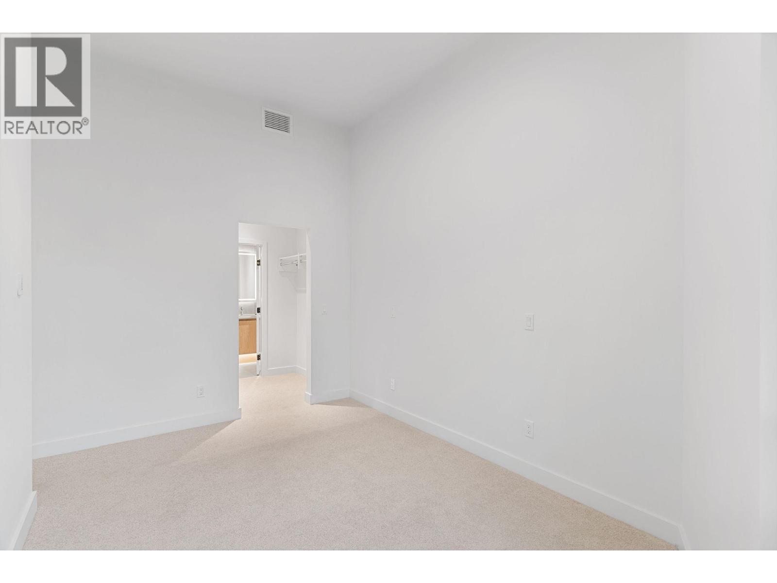  3071 Abbott Street, Kelowna