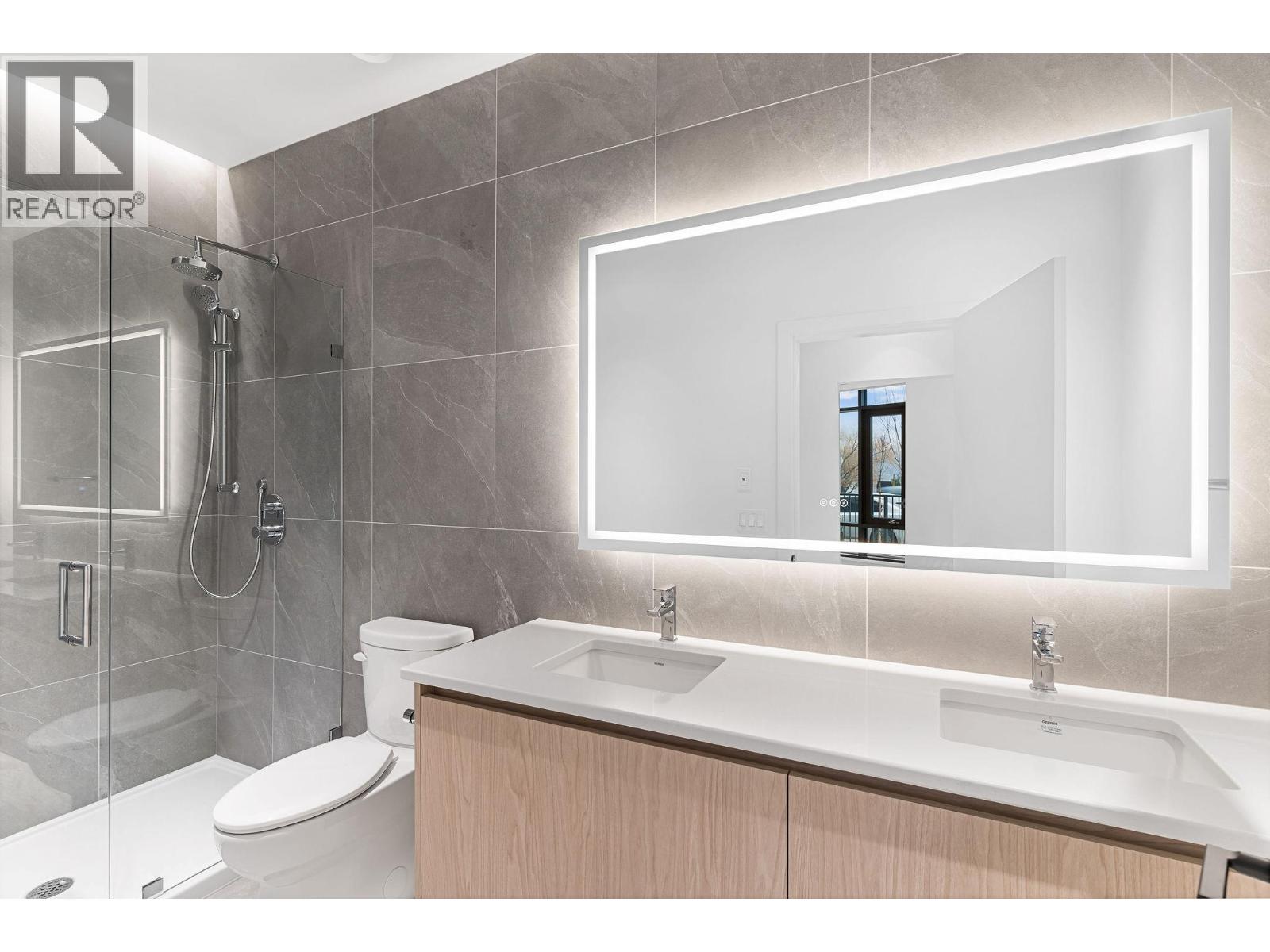  3071 Abbott Street, Kelowna