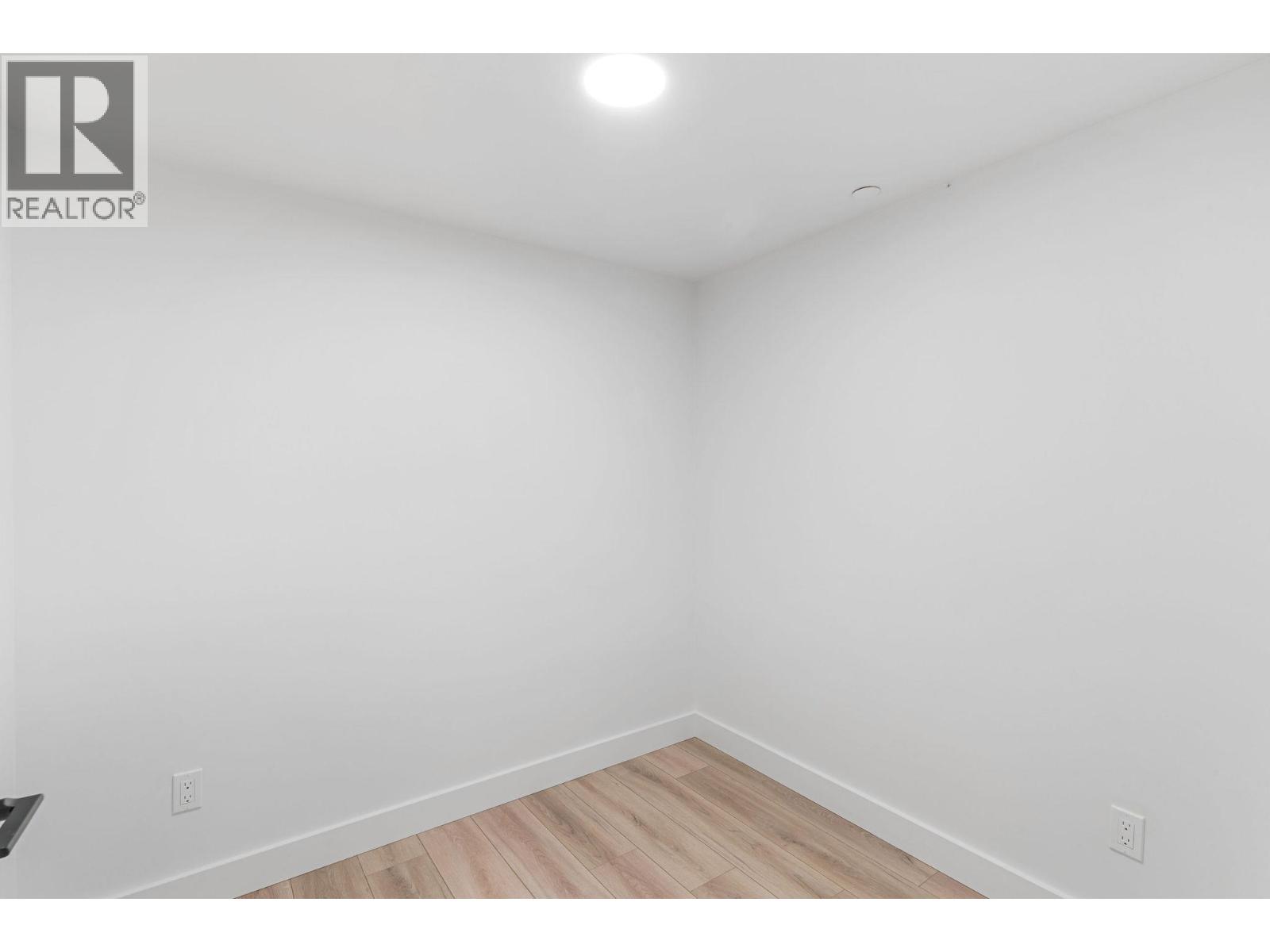  3071 Abbott Street, Kelowna