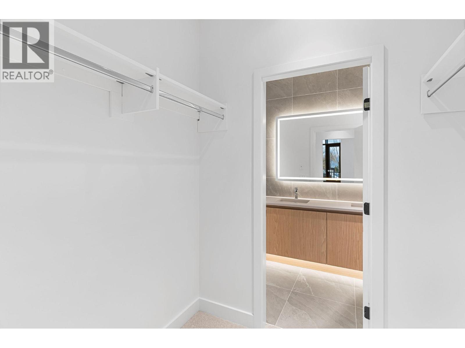  3071 Abbott Street, Kelowna