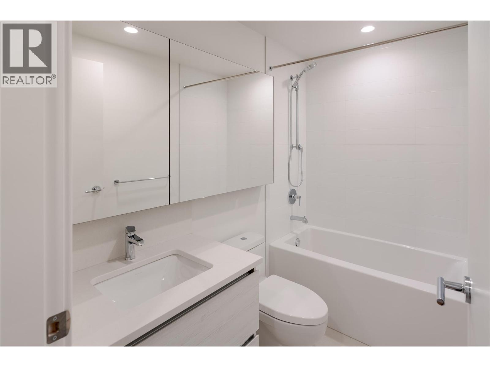 2202 1626 Water Street, Kelowna