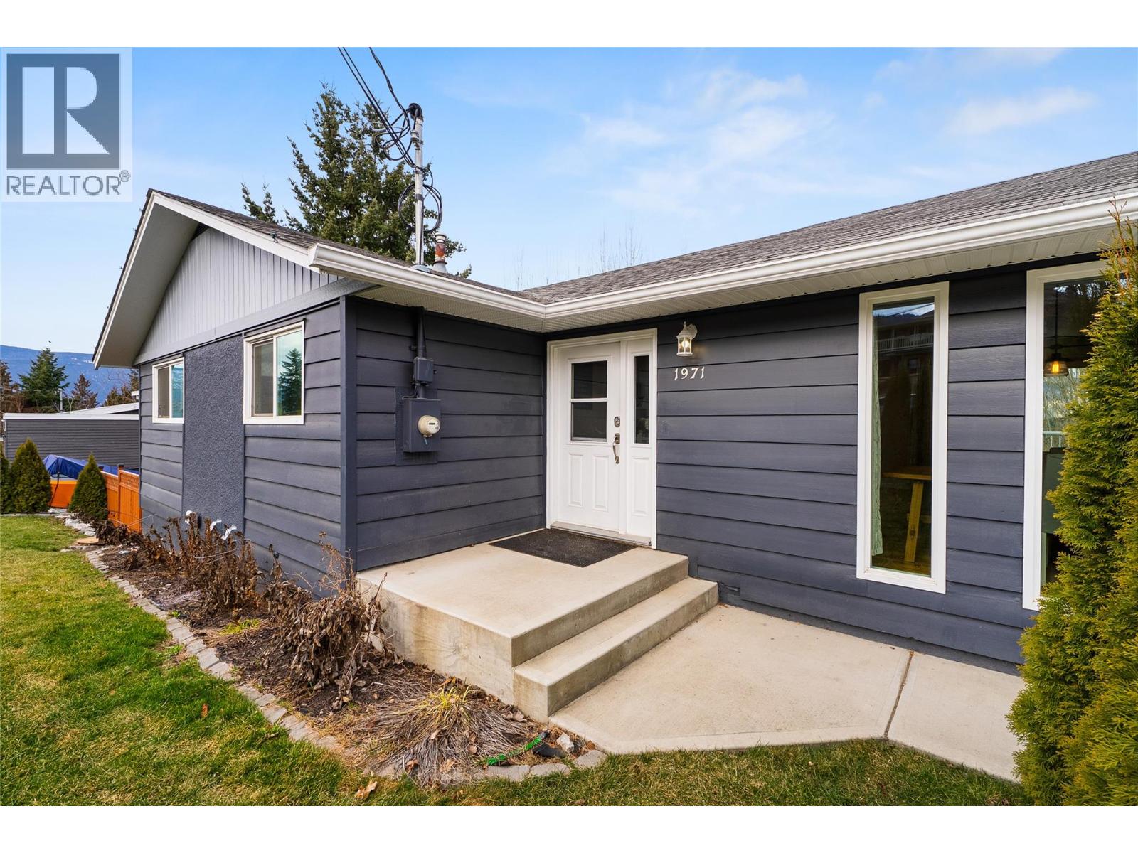 1971 3 Avenue SE, Salmon Arm