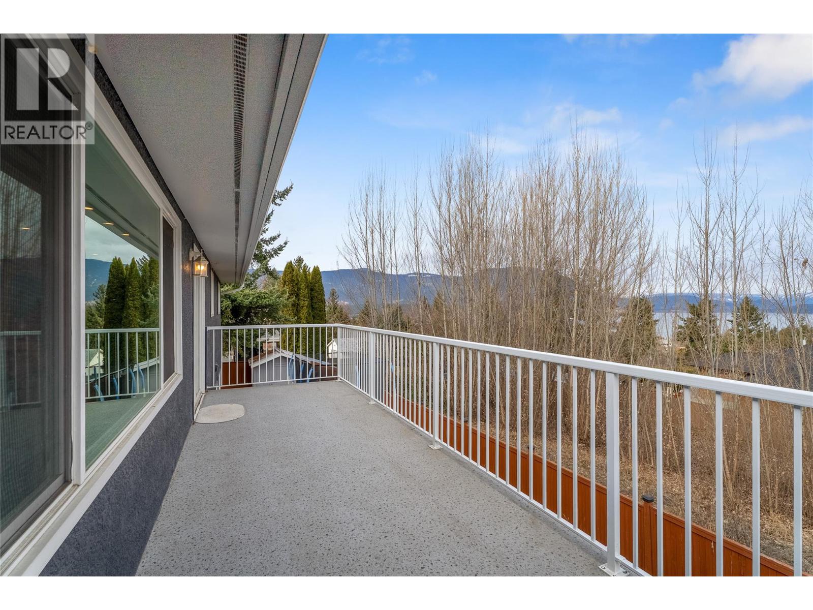 1971 3 Avenue SE, Salmon Arm