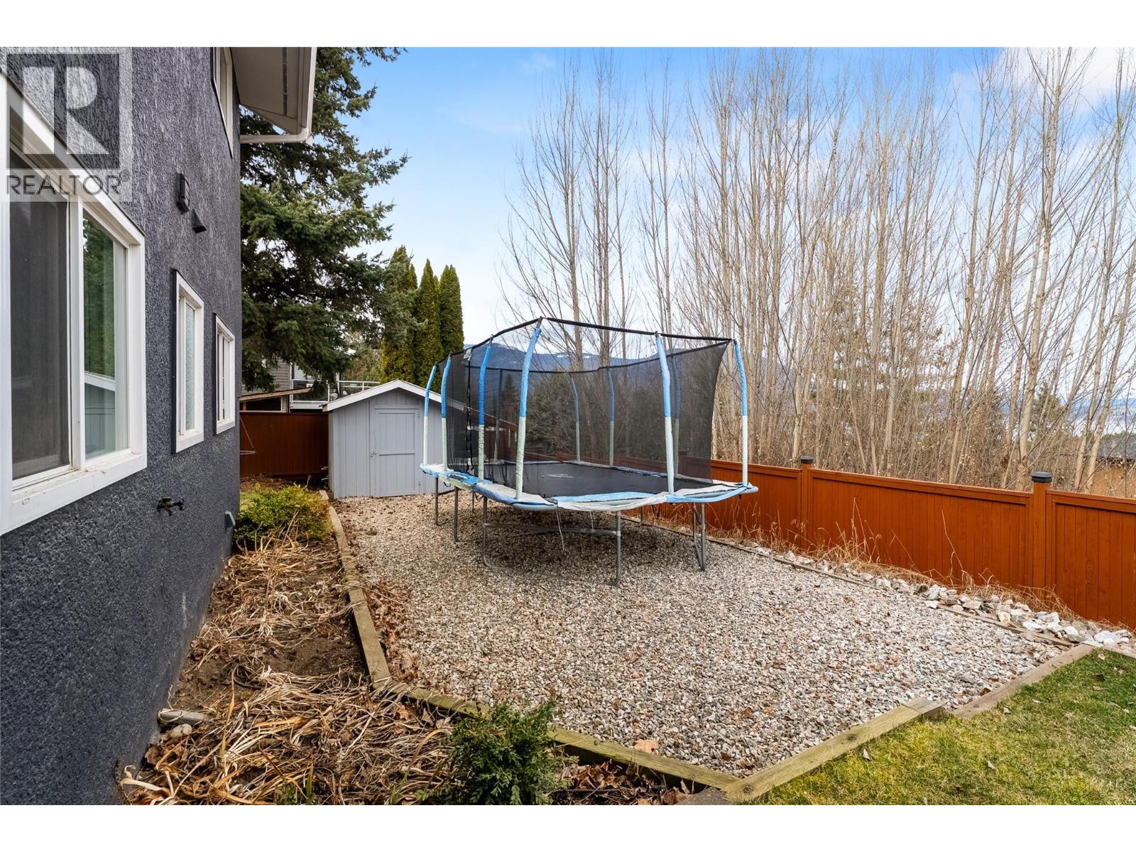 1971 3 Avenue SE, Salmon Arm