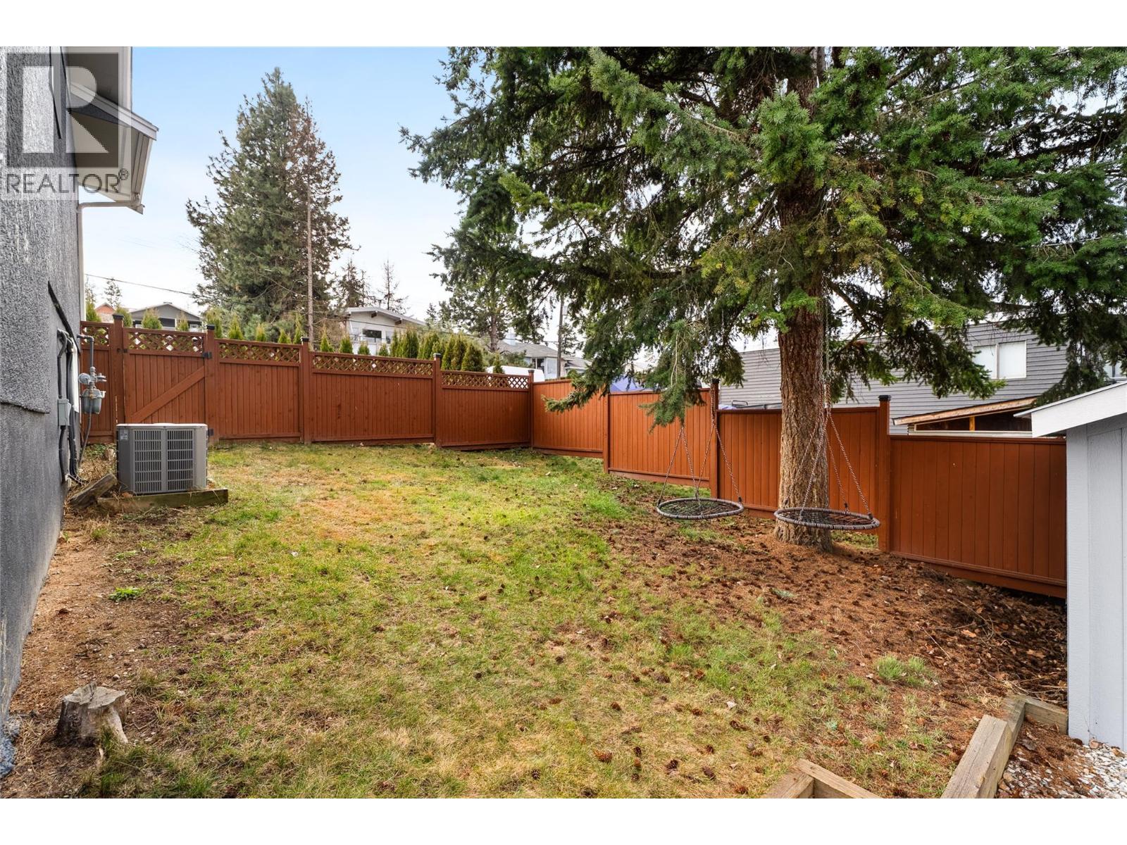 1971 3 Avenue SE, Salmon Arm