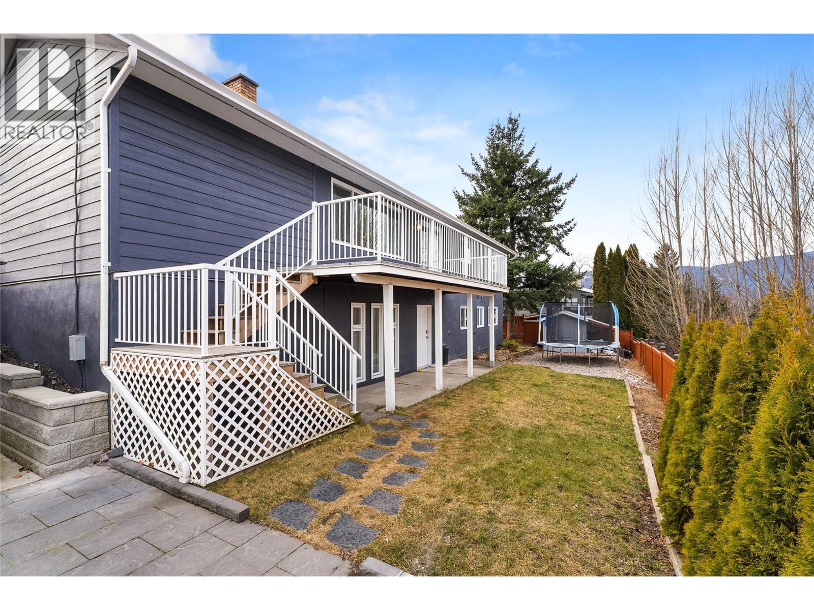 1971 3 Avenue SE, Salmon Arm