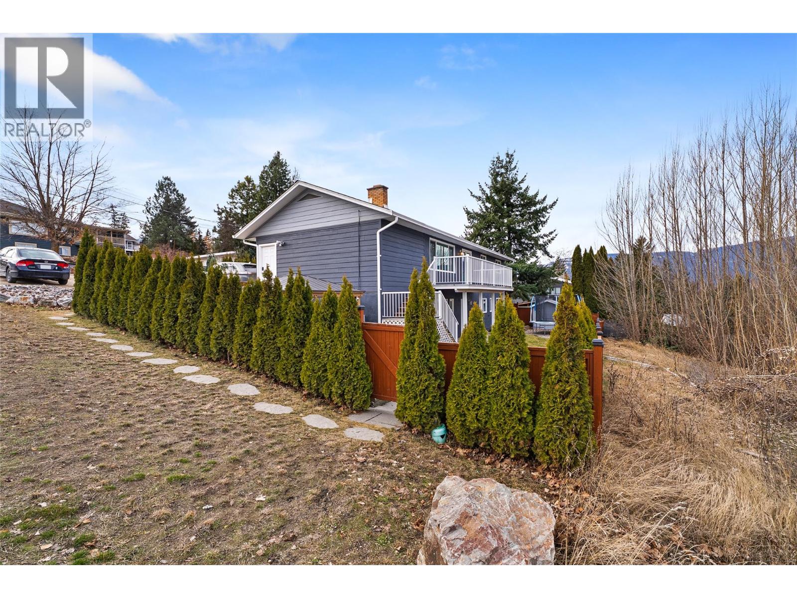 1971 3 Avenue SE, Salmon Arm