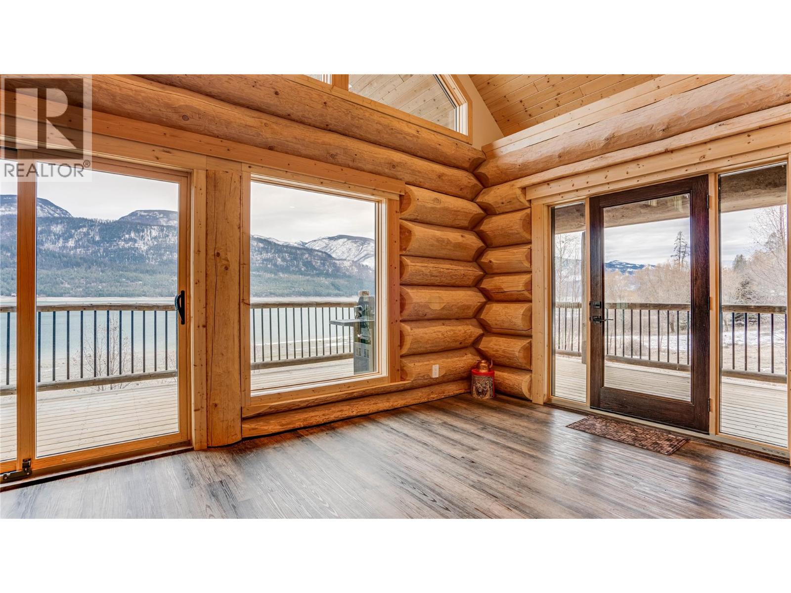 682 Lower Inonoaklin Road, Edgewood