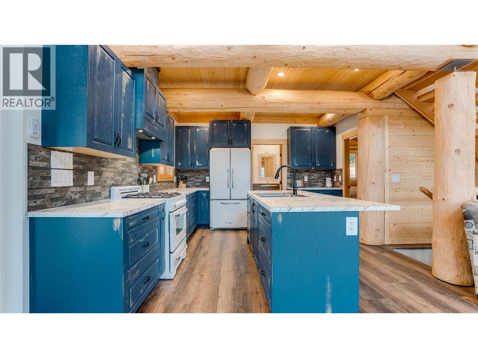 682 Lower Inonoaklin Road, Edgewood