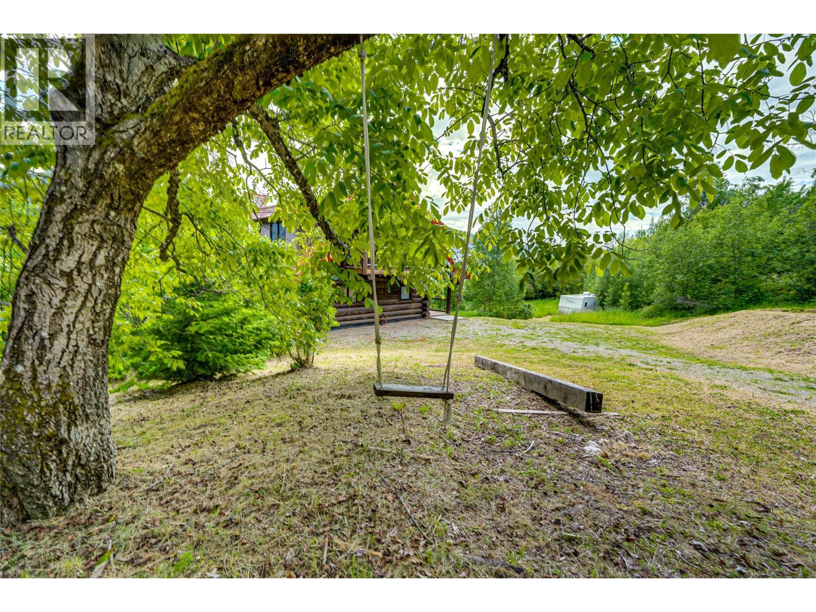 682 Lower Inonoaklin Road, Edgewood