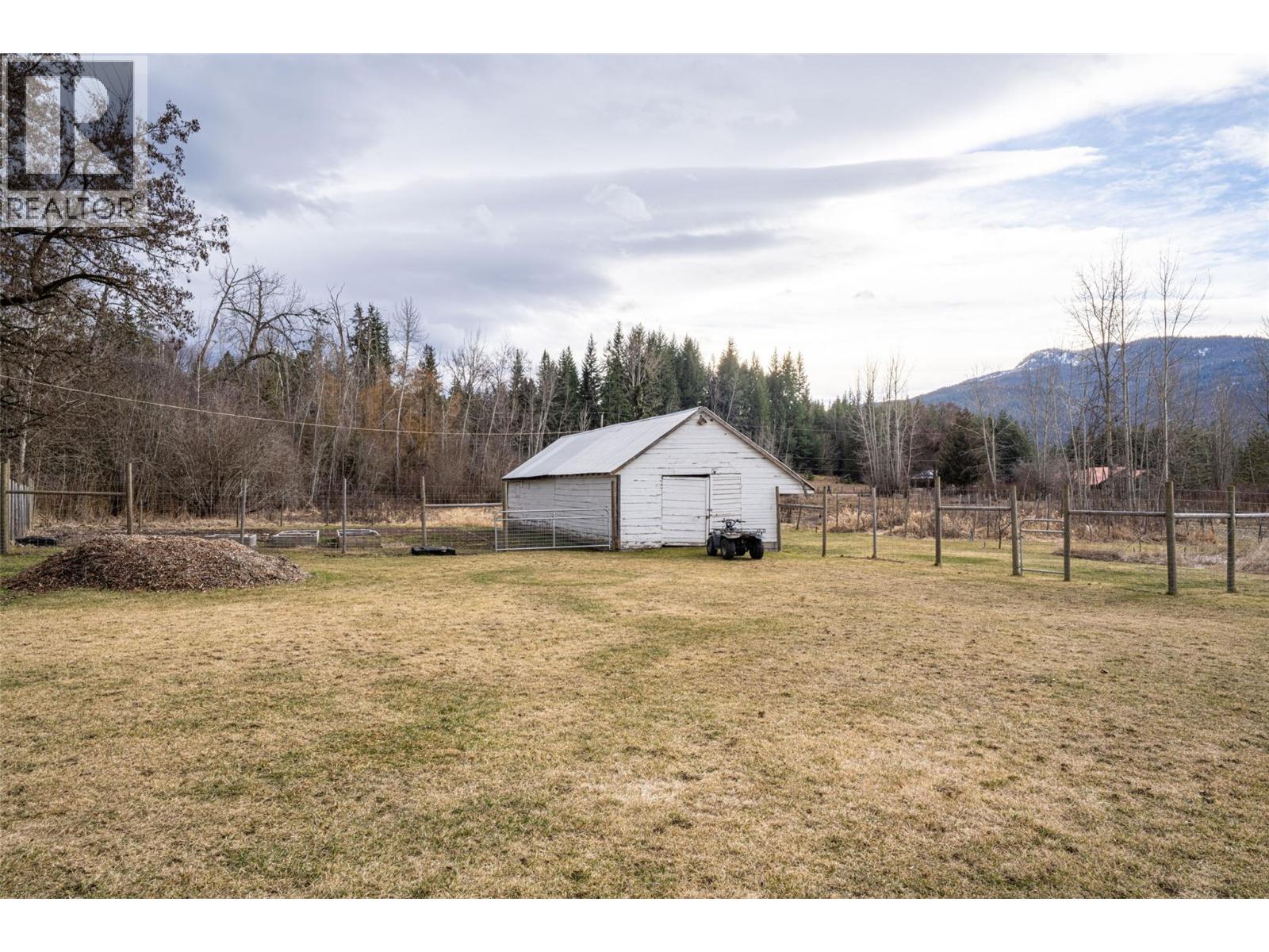 1851 70 Street SE, Salmon Arm