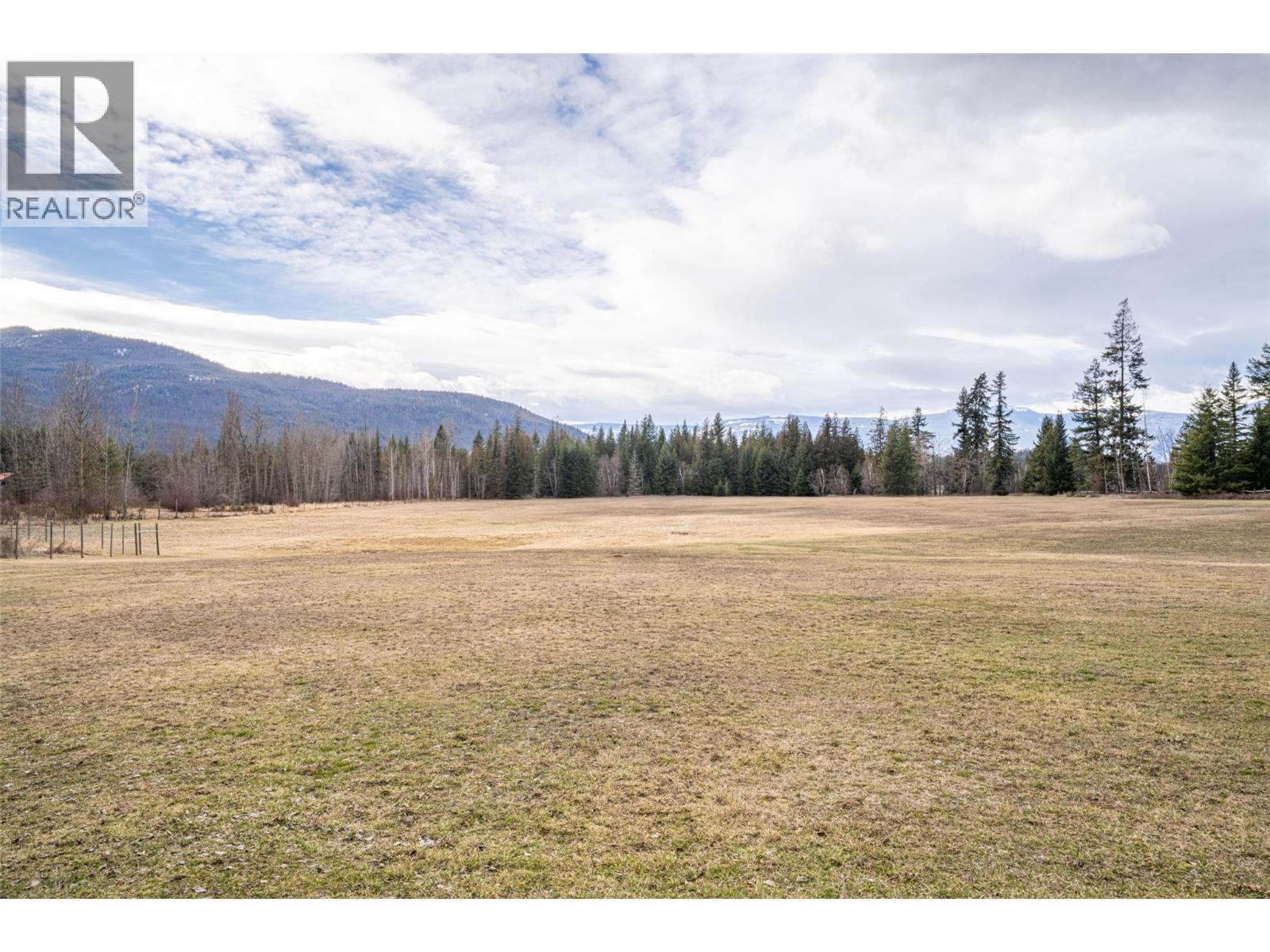 1851 70 Street SE, Salmon Arm