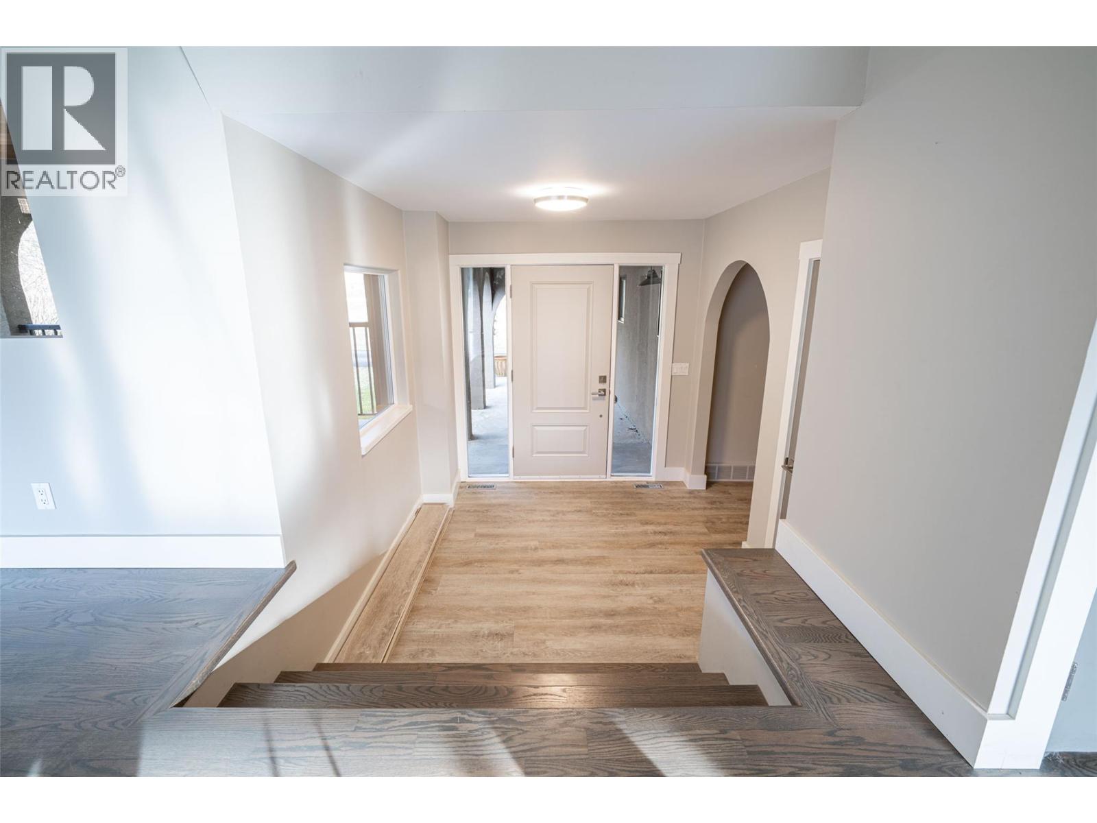 1851 70 Street SE, Salmon Arm