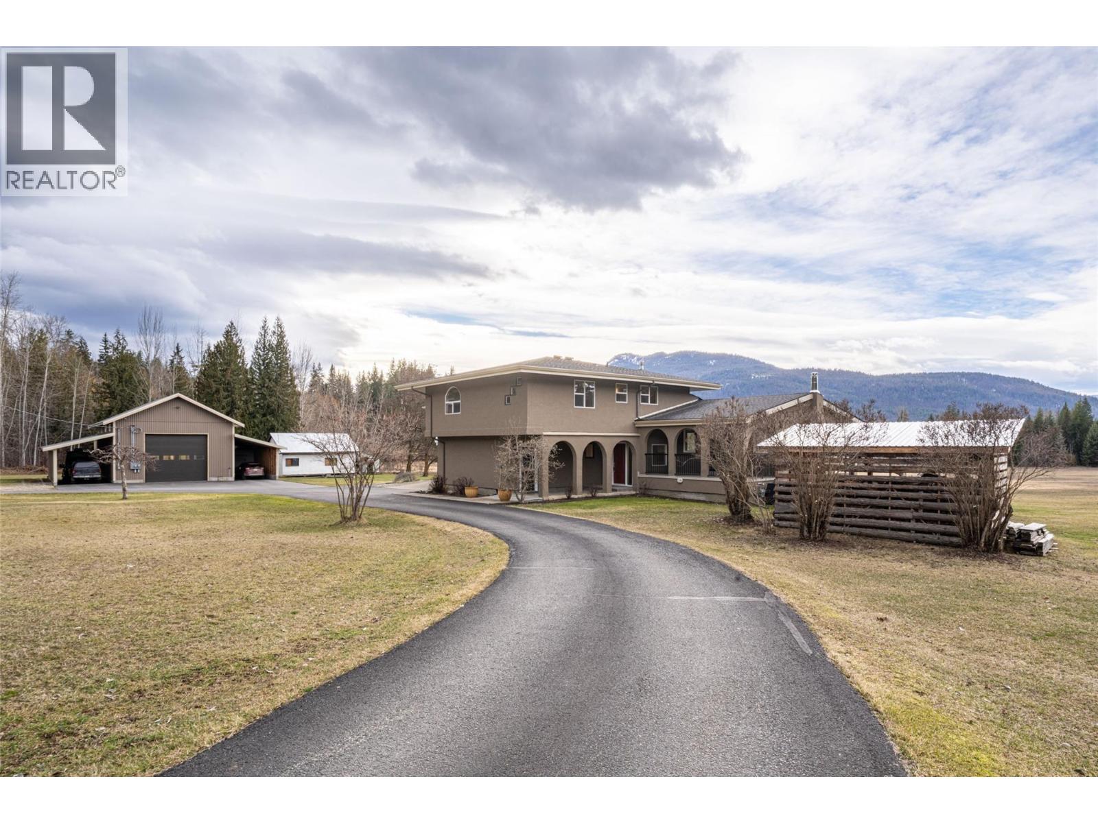 1851 70 Street SE, Salmon Arm
