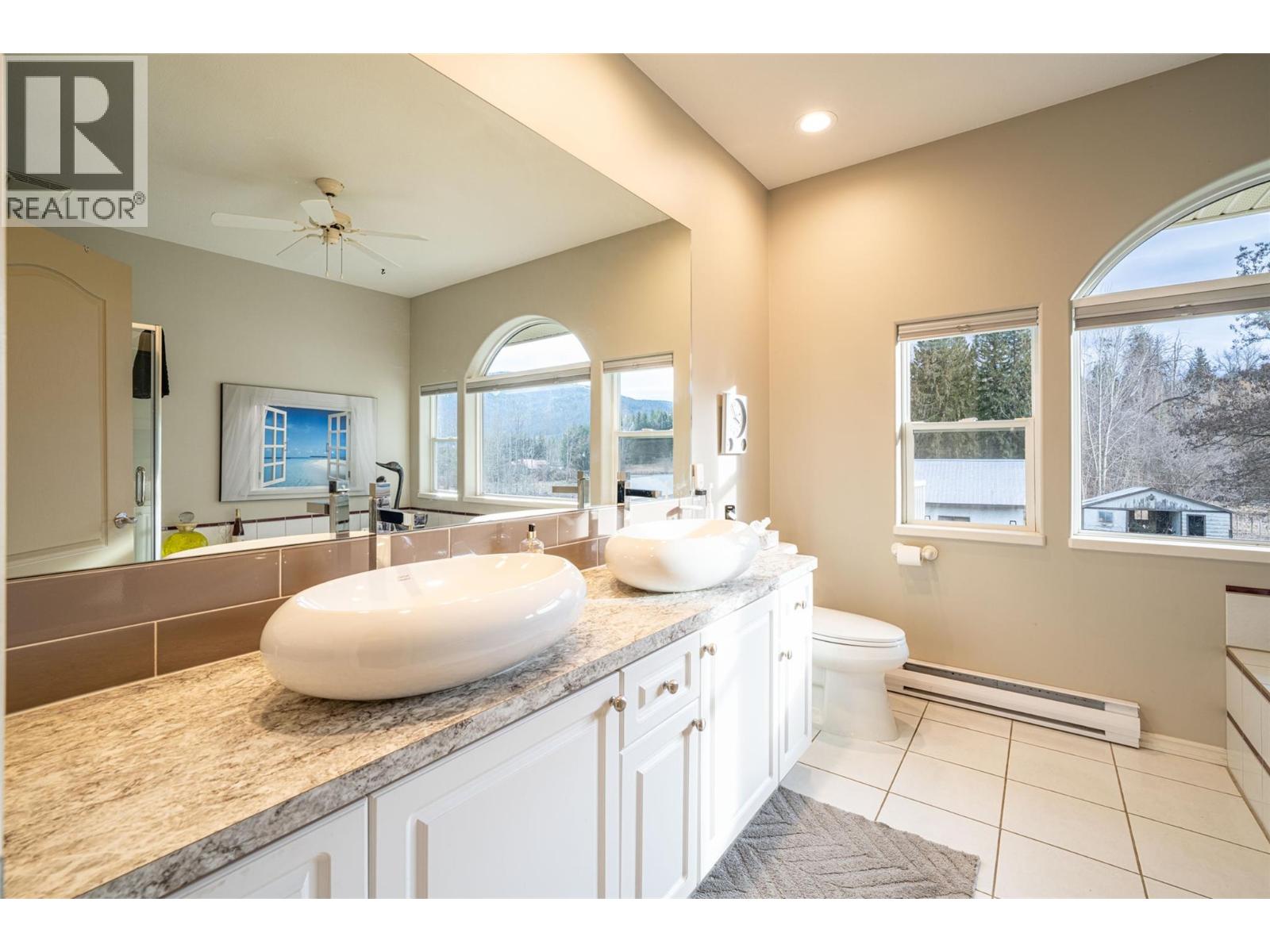 1851 70 Street SE, Salmon Arm