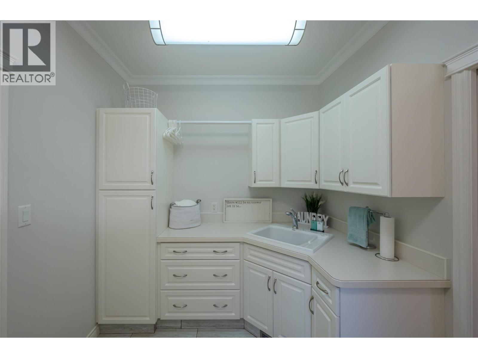 5091 Croil Avenue, Summerland