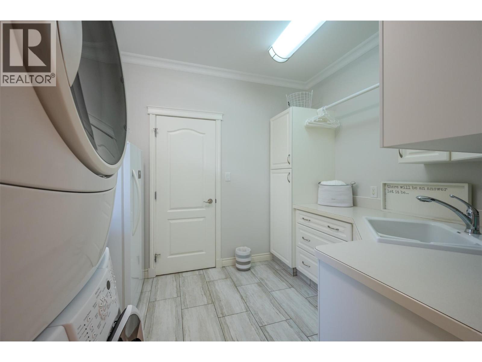 5091 Croil Avenue, Summerland