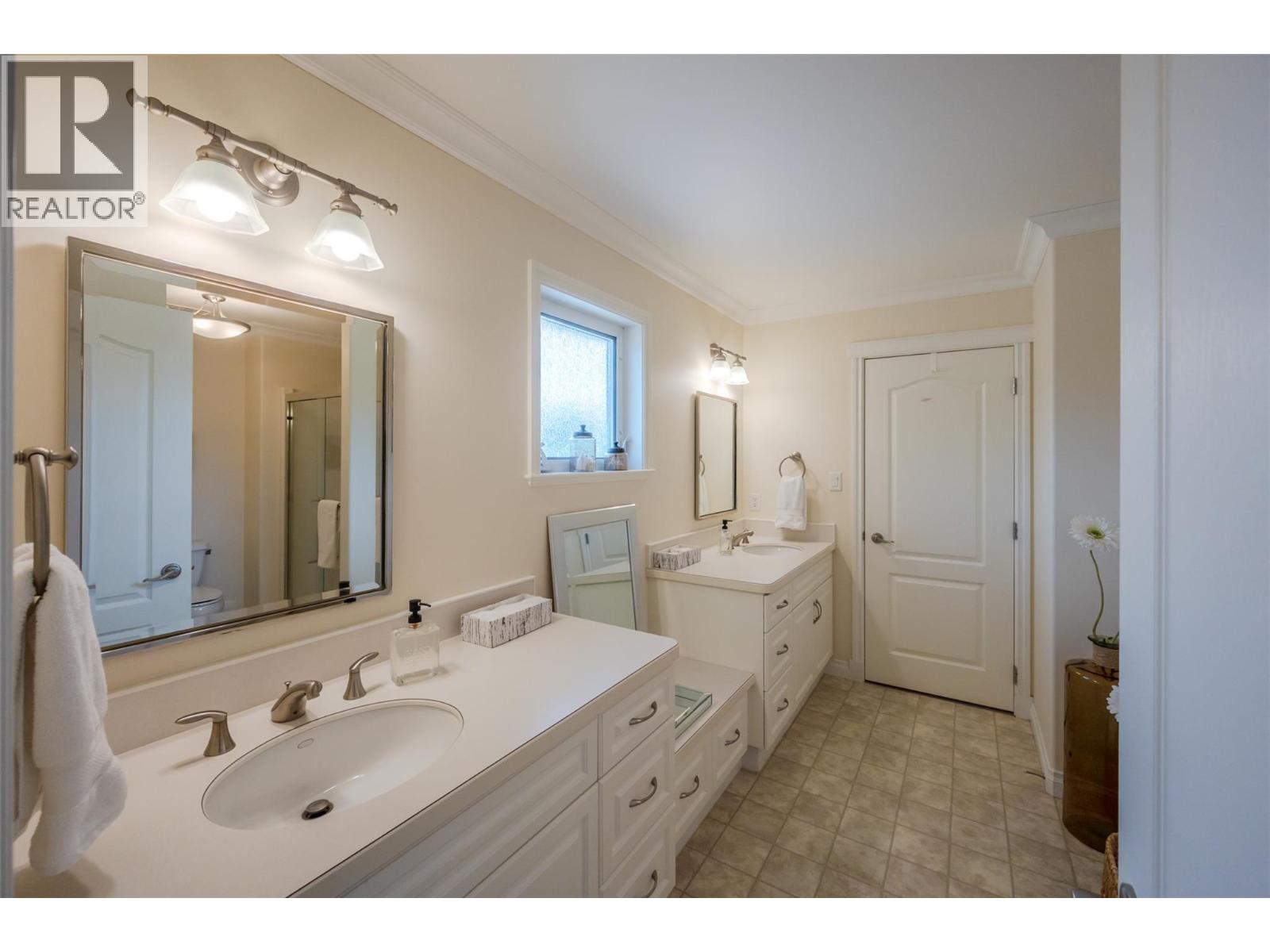 5091 Croil Avenue, Summerland