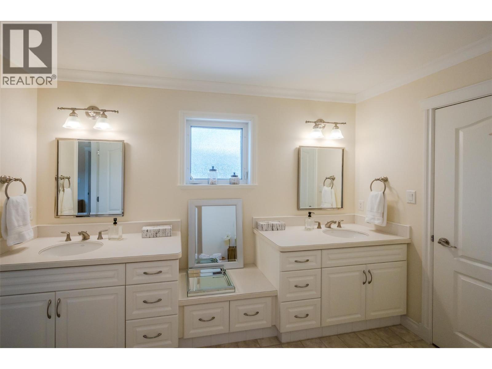 5091 Croil Avenue, Summerland