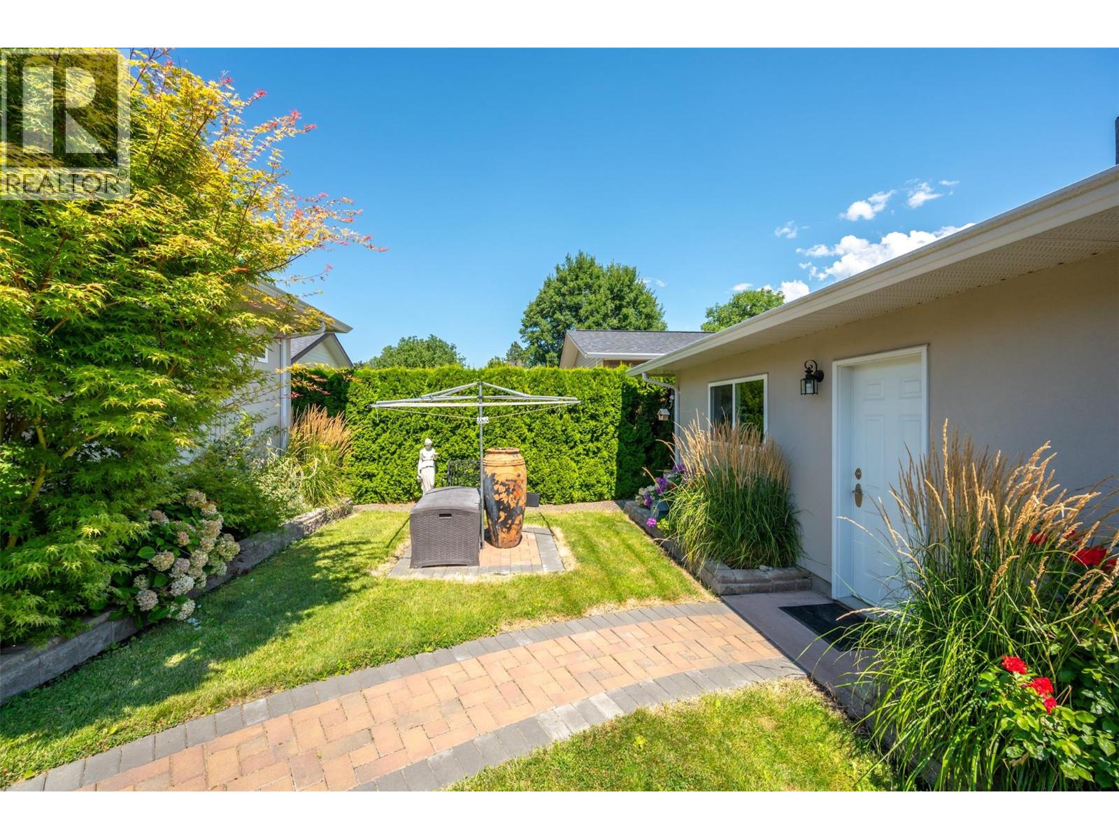 5091 Croil Avenue, Summerland