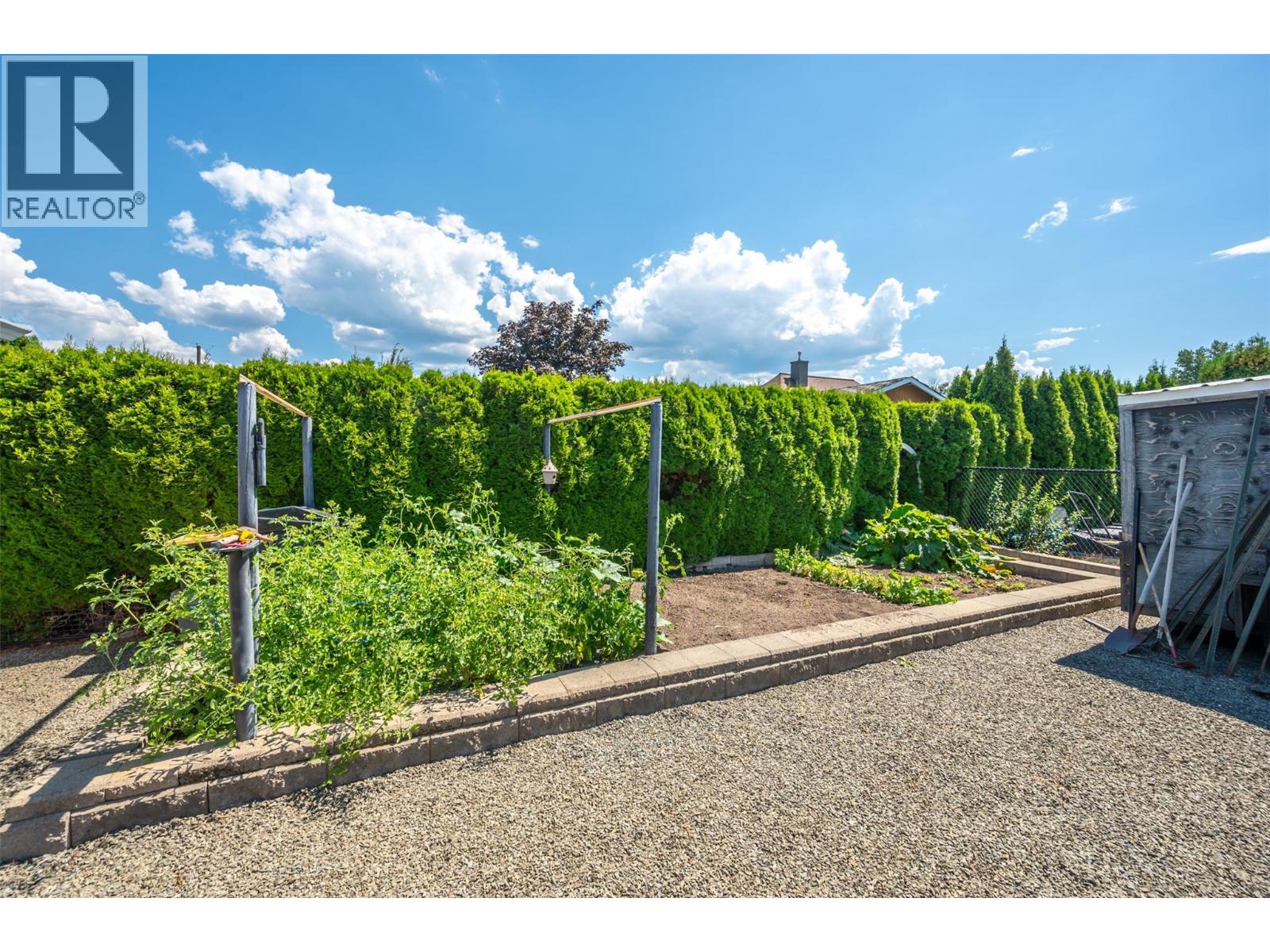 5091 Croil Avenue, Summerland