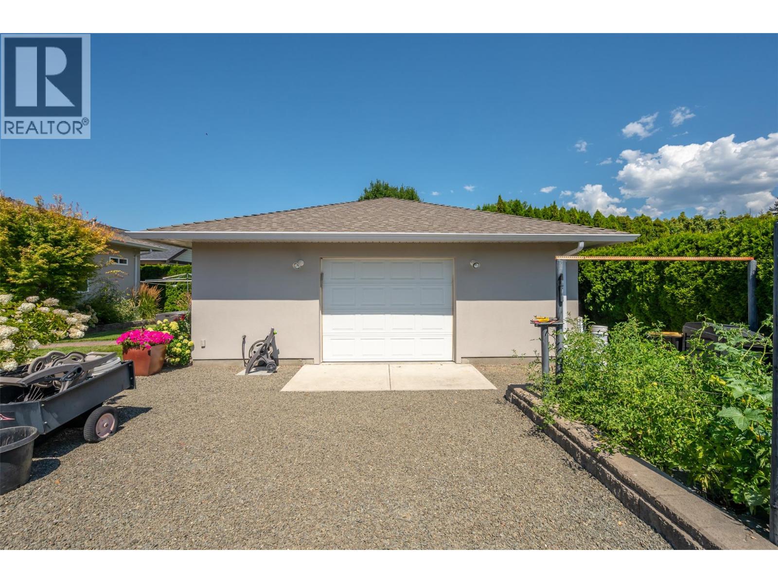 5091 Croil Avenue, Summerland