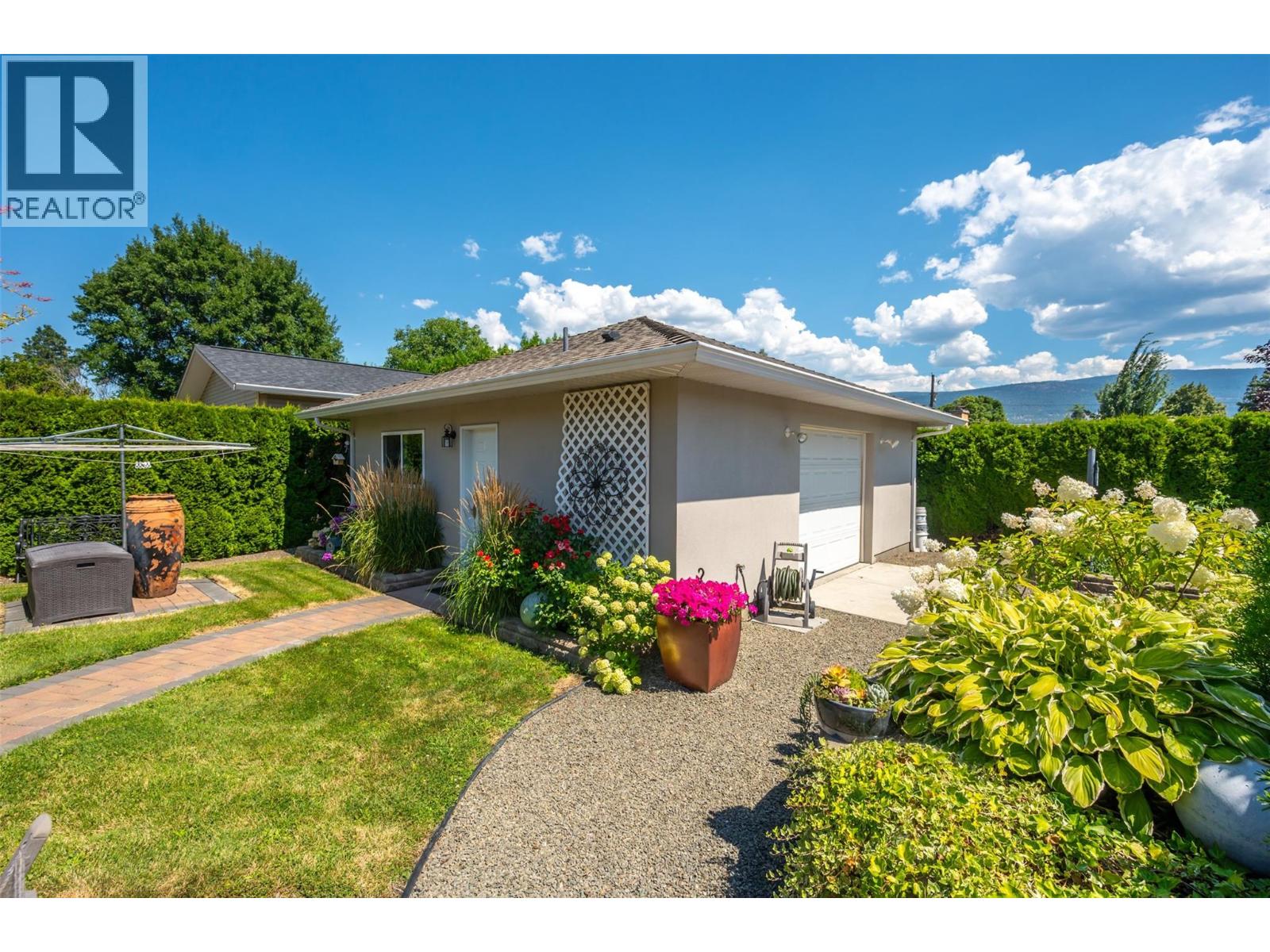 5091 Croil Avenue, Summerland