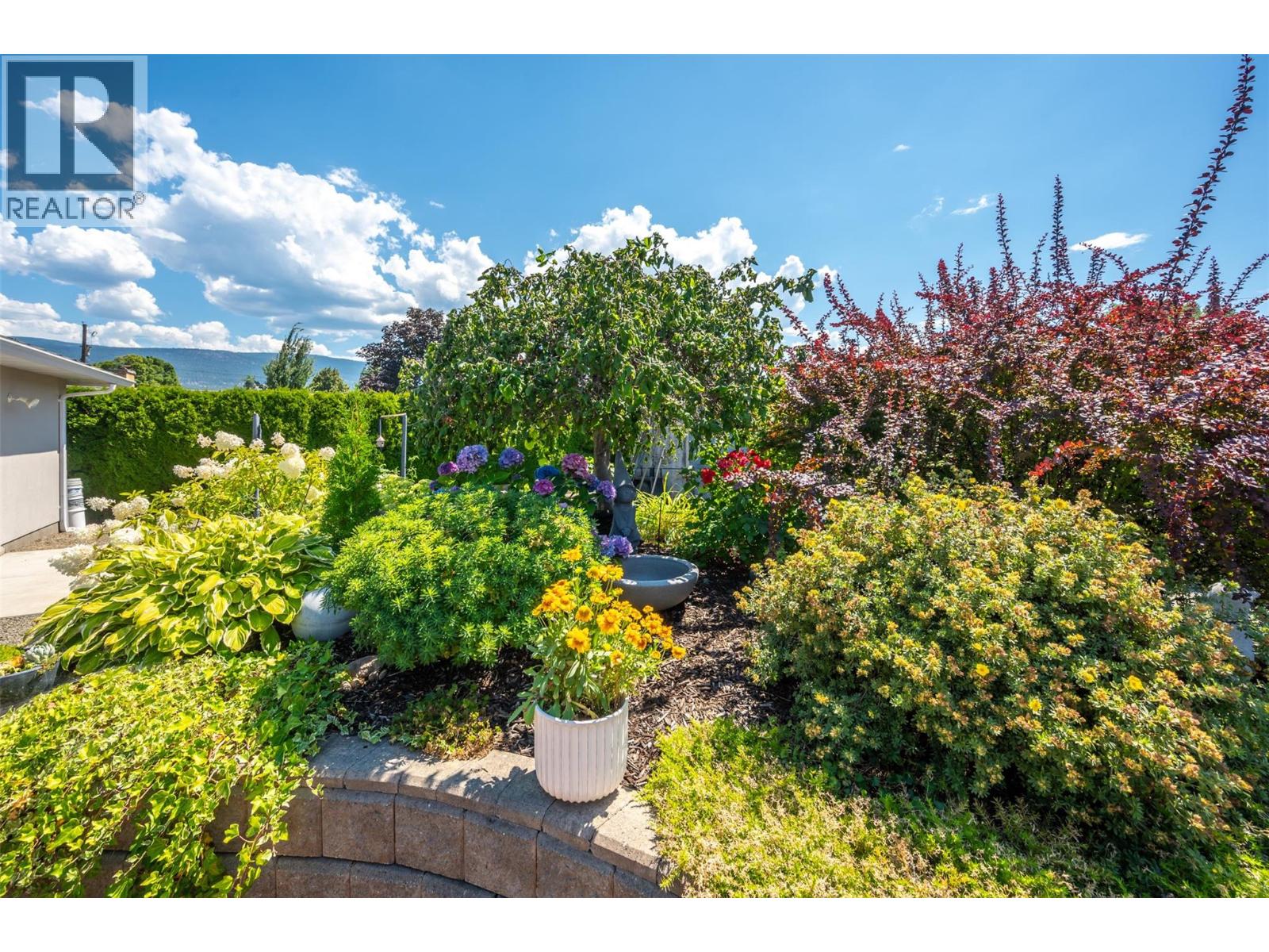 5091 Croil Avenue, Summerland