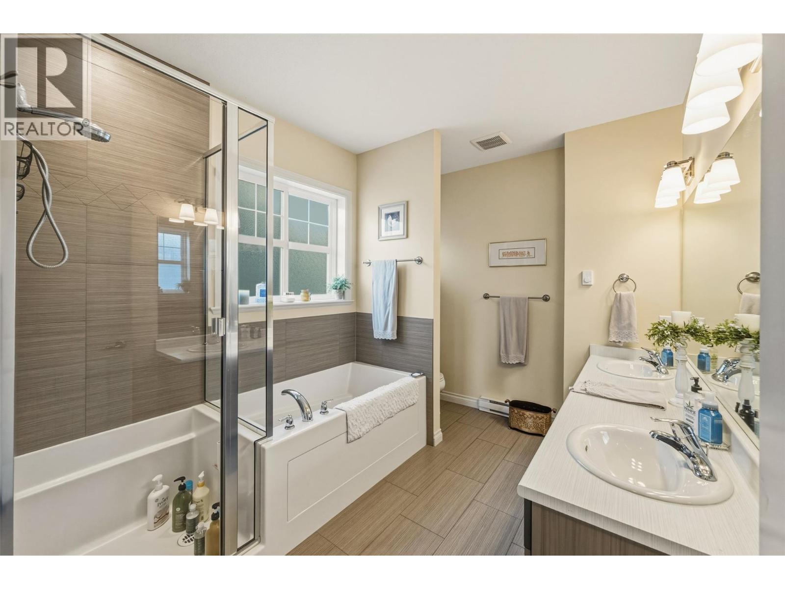 2450 Radio Tower Road Unit# 16, Oliver