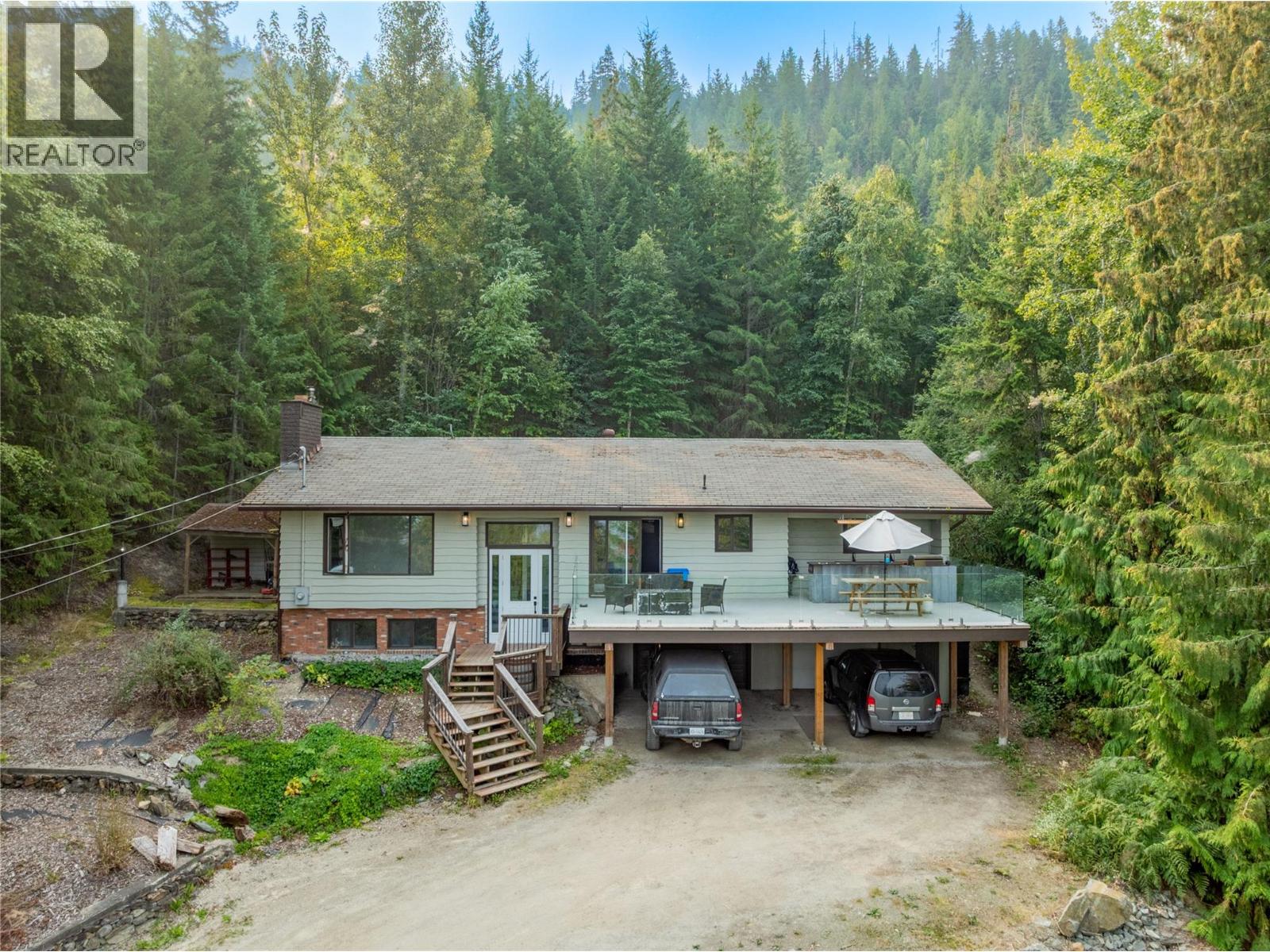 4018 Greaves Road - Photo 3 of 33, Eagle Bay, British Columbia
