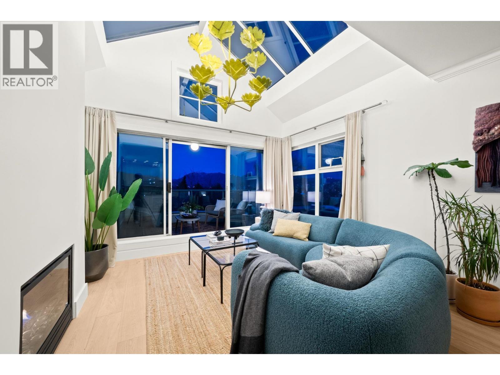 409 2250 W 3RD AVENUE - Photo 2 of 40, West Vancouver, British Columbia