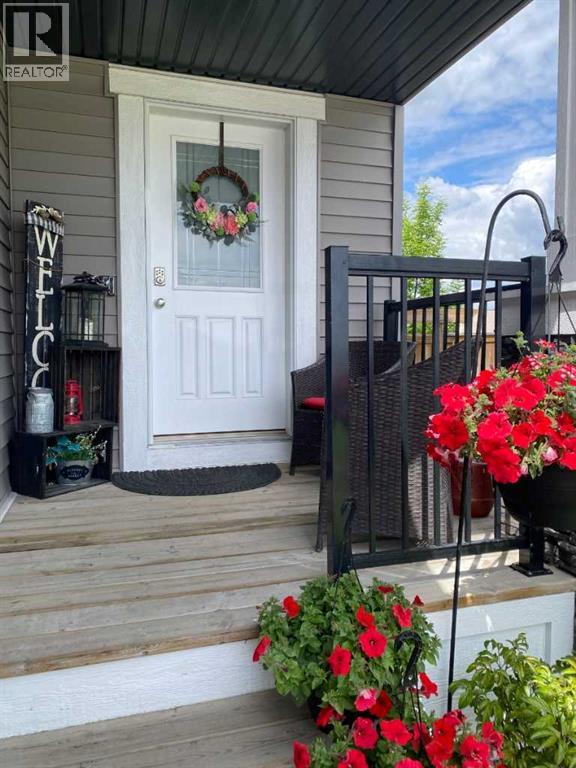 151 Kingsbridge Road SE - Photo 2 of 23, Airdrie, Alberta