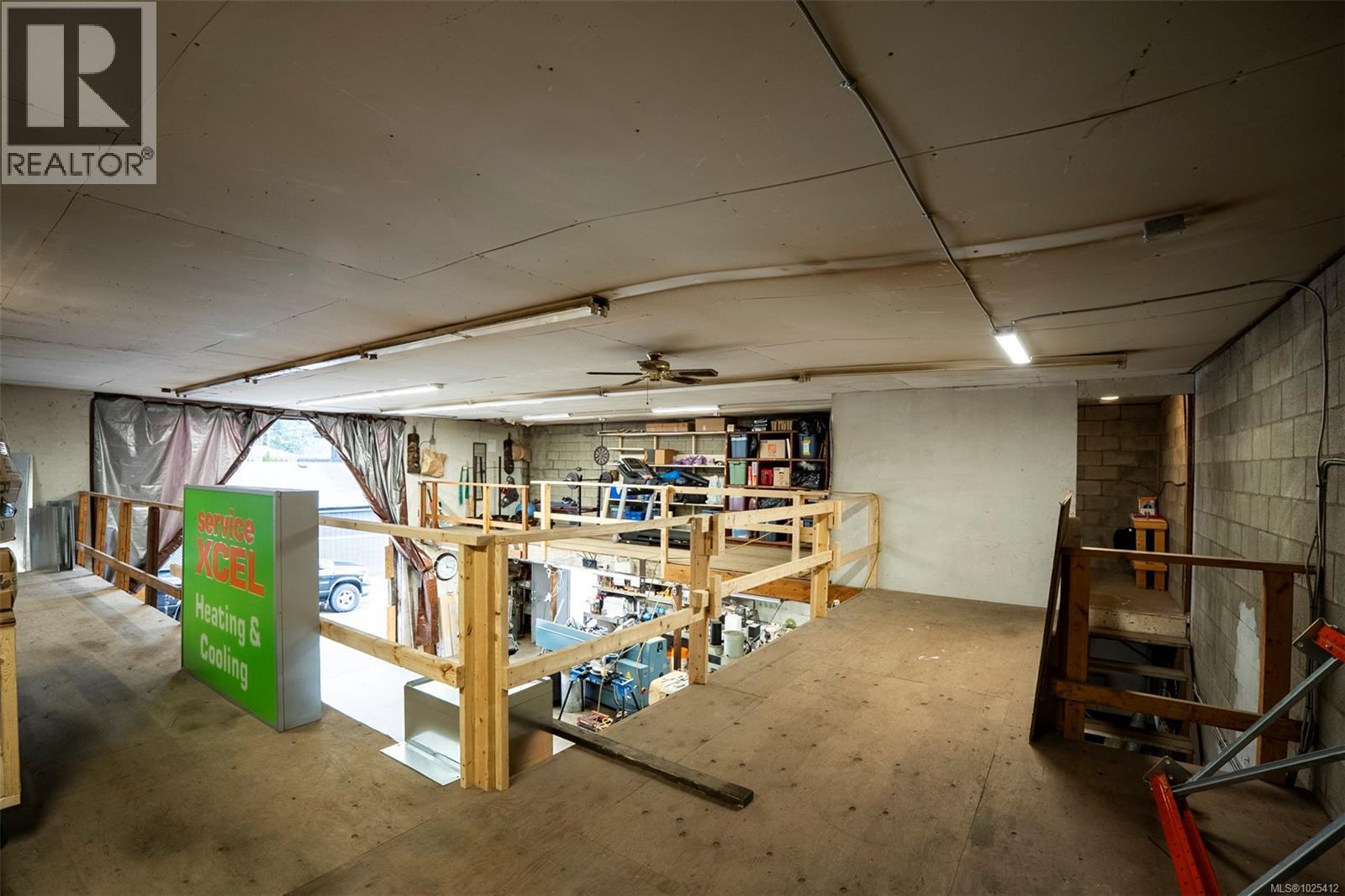 2116 NORTHFIELD RD - 32