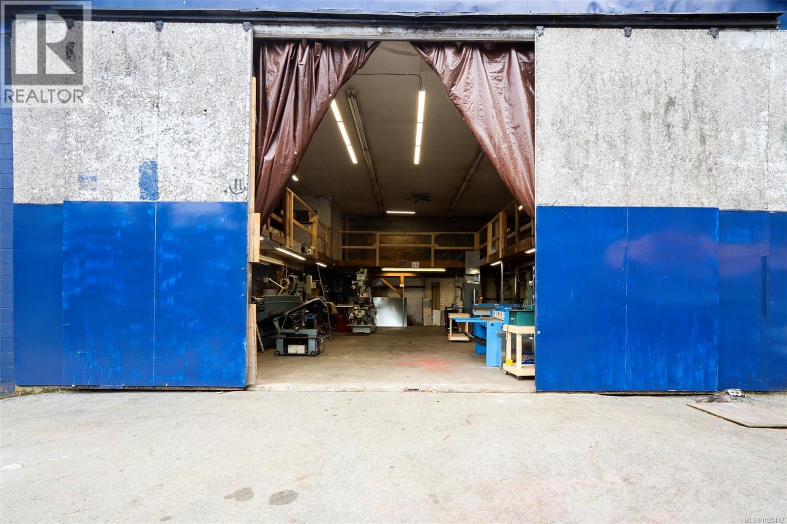 2116 NORTHFIELD RD - 23