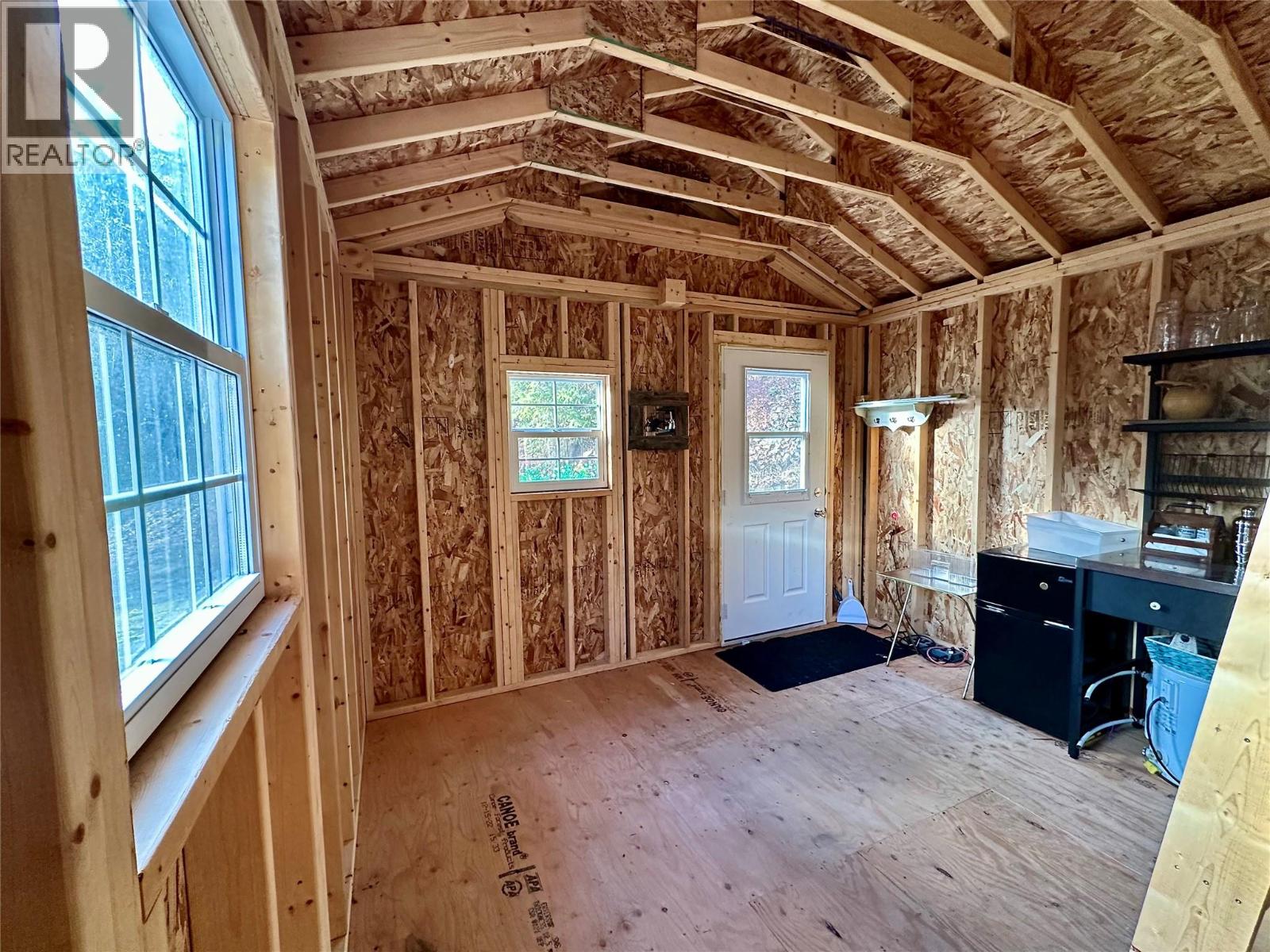 4265 Woodbury Village Road, Ainsworth